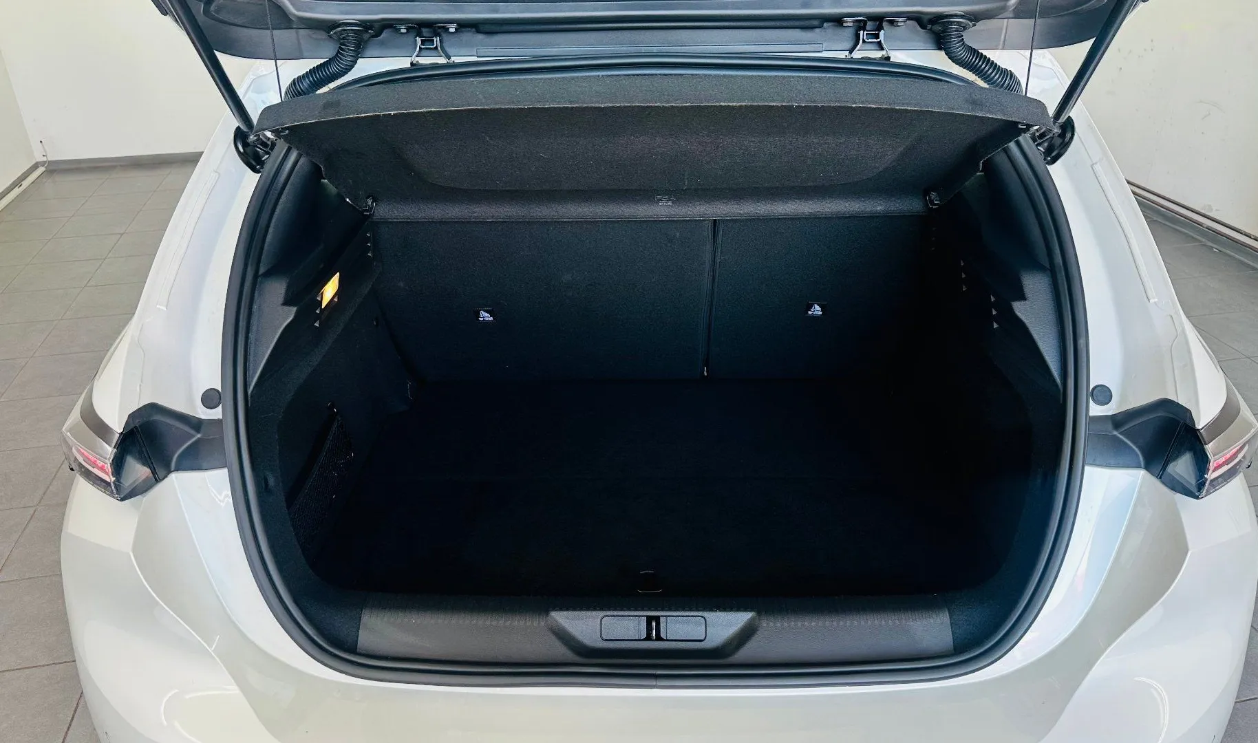 Zunanja slika - Peugeot 308 - 1.6 PHEV 133 KW  Pack Avt.NAVI.43.OOO KM - 6