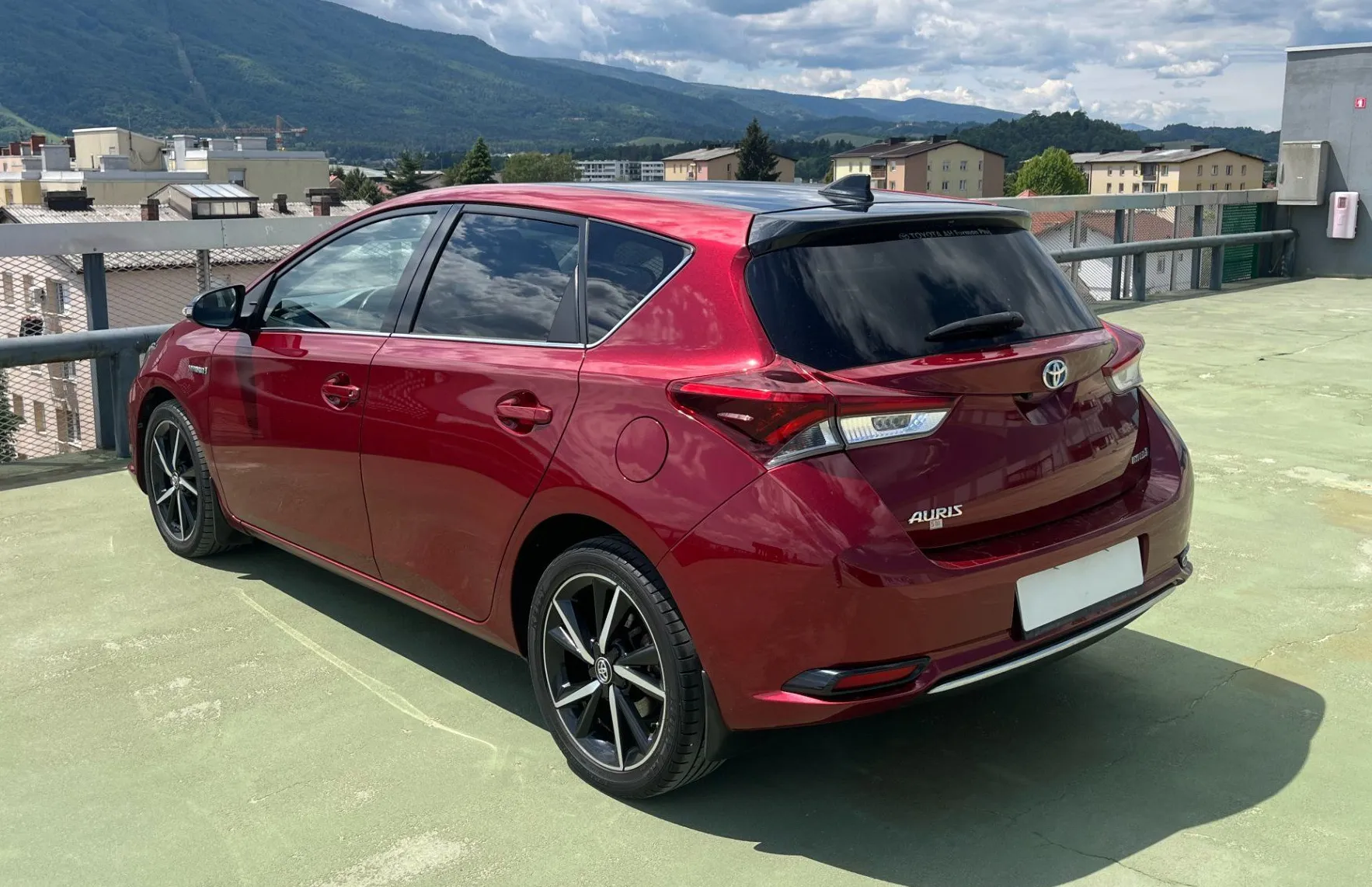 Zunanja slika - Toyota Auris - Hybrid 1.8 VVT-i Black Edition Avt. VZR. KAM. TEMP - 7
