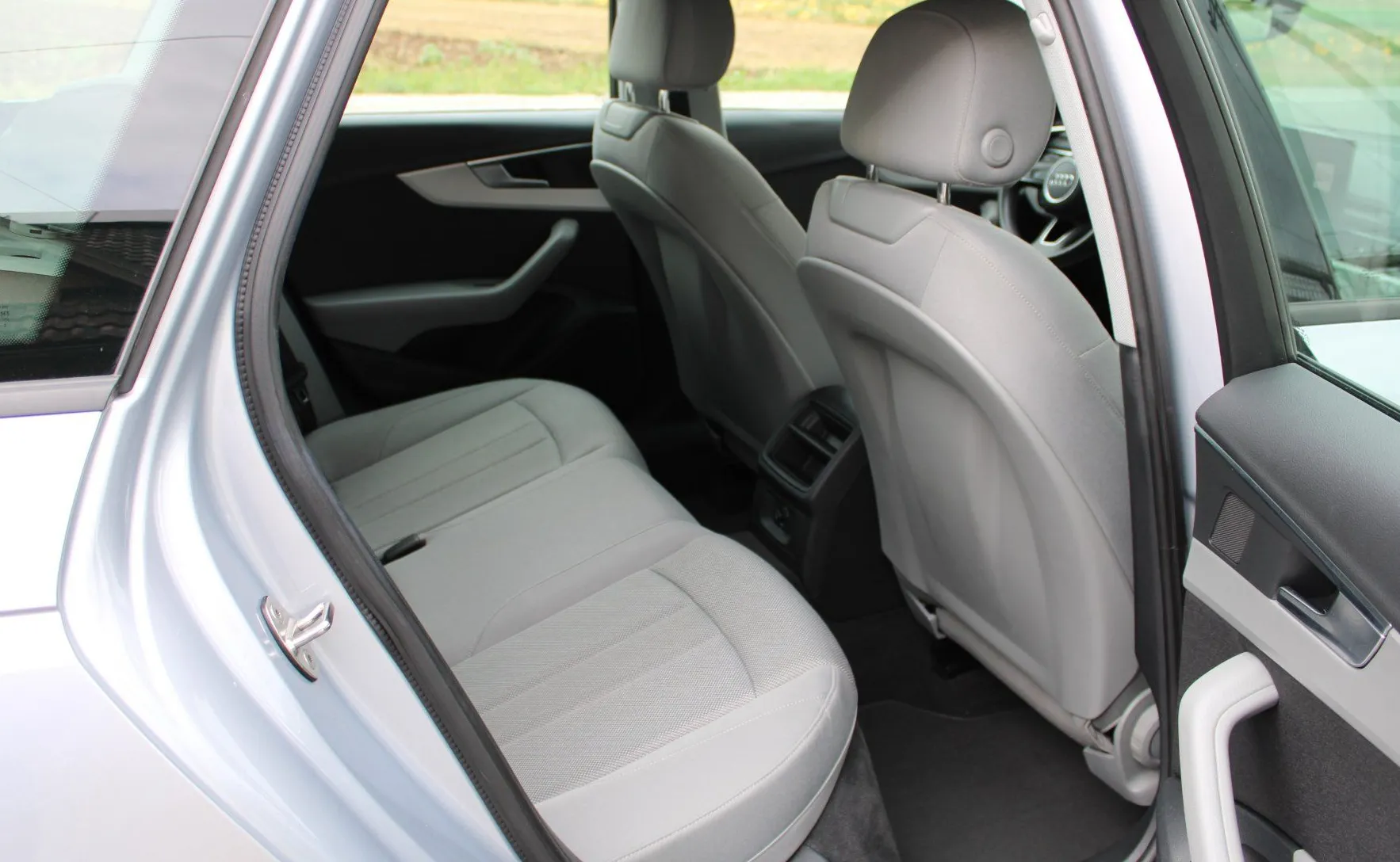 Zunanja slika - Audi A4 - Avant 35 TDI S tronic_LED_PDC_ALU - 12