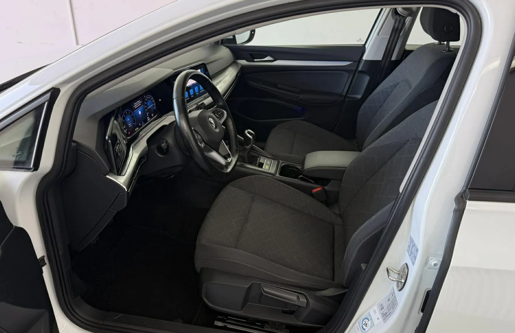 Zunanja slika - VW Golf - 1.5 TSI 96KW.NEMŠKI.KAMERA.LED.NAVI.GRE.SEDEŽEV - 2
