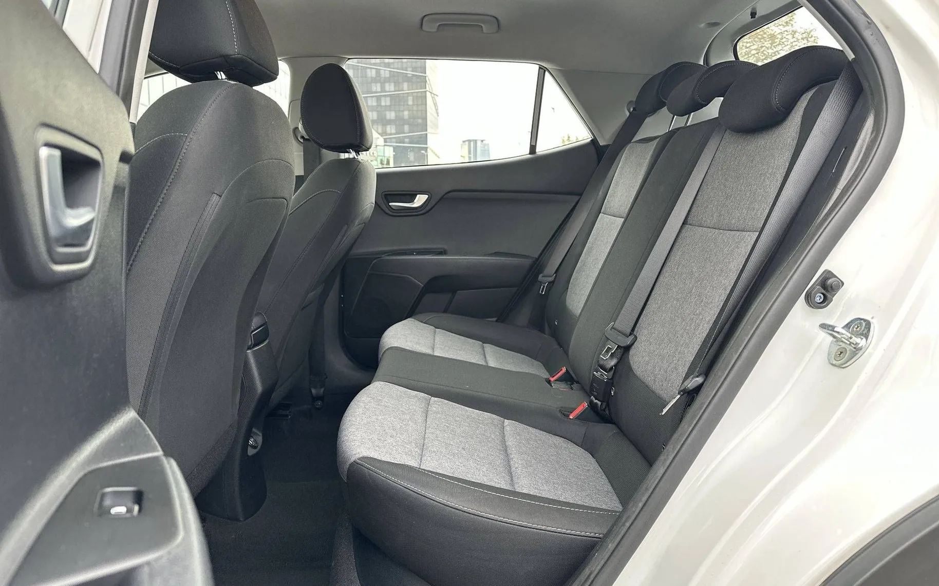 Notranja slika - KIA Stonic - 1.2 DPI LX Urban ISG - 11