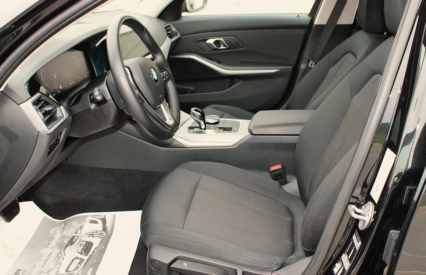 Zunanja slika - BMW Serija 3 - Touring: 318dA Touring Advantage Avt. ALU NAVI PDC LED - 11