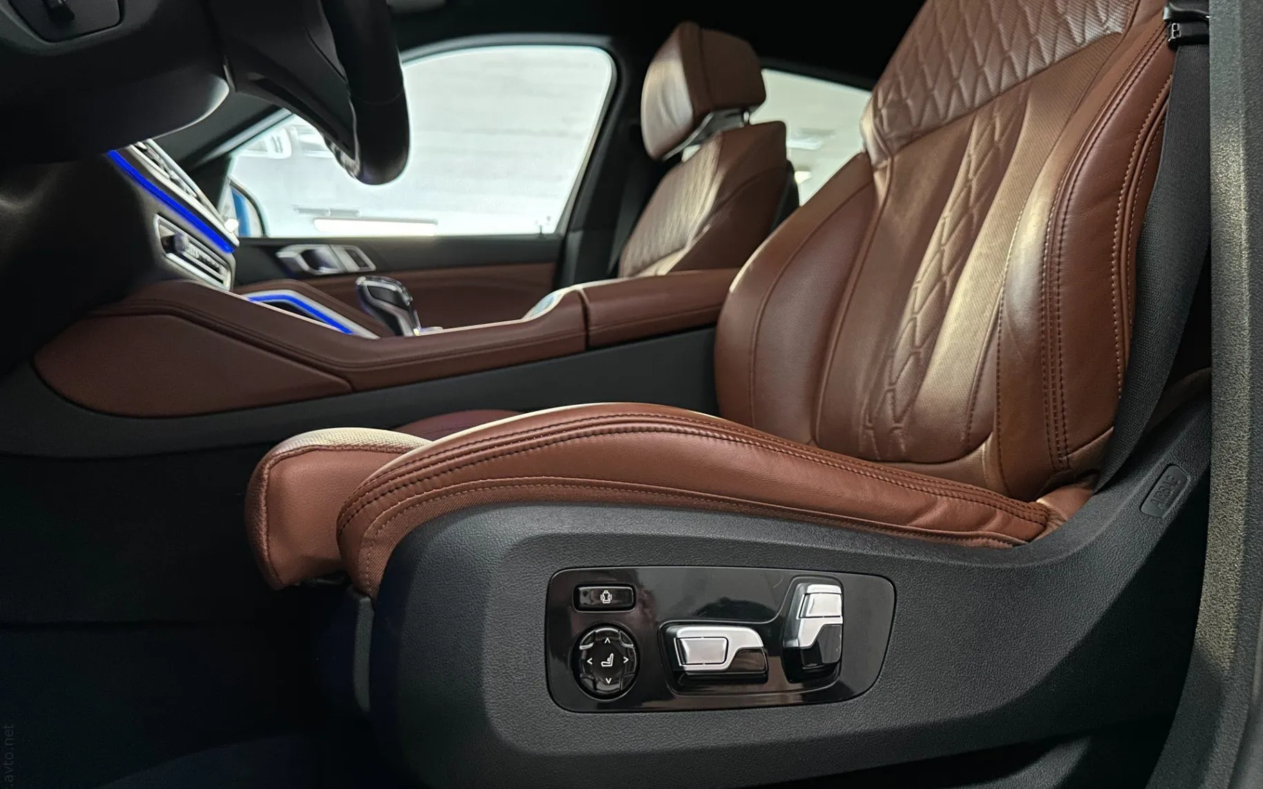 Notranja slika - BMW serija X6: - xD40d|M|SkyL|22col|Laser|4WS|SoftC|Hlaj|ACC|Harm.. - 10