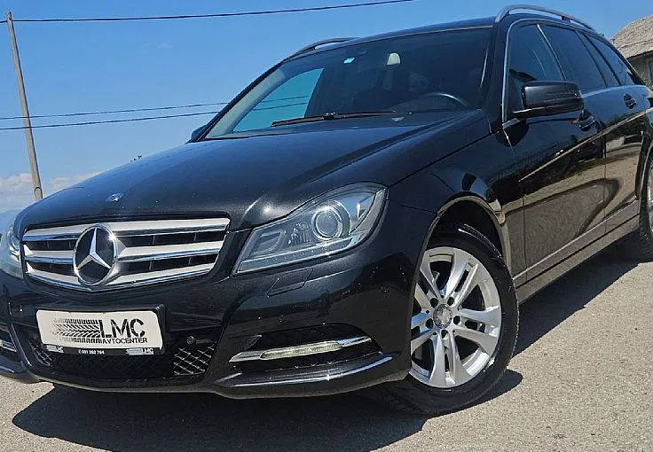 Zunanja slika - Mercedes-Benz C-Razred - 220 CDI 170ks °AVANTGARDE° °XENON° °2x PDC° - 3