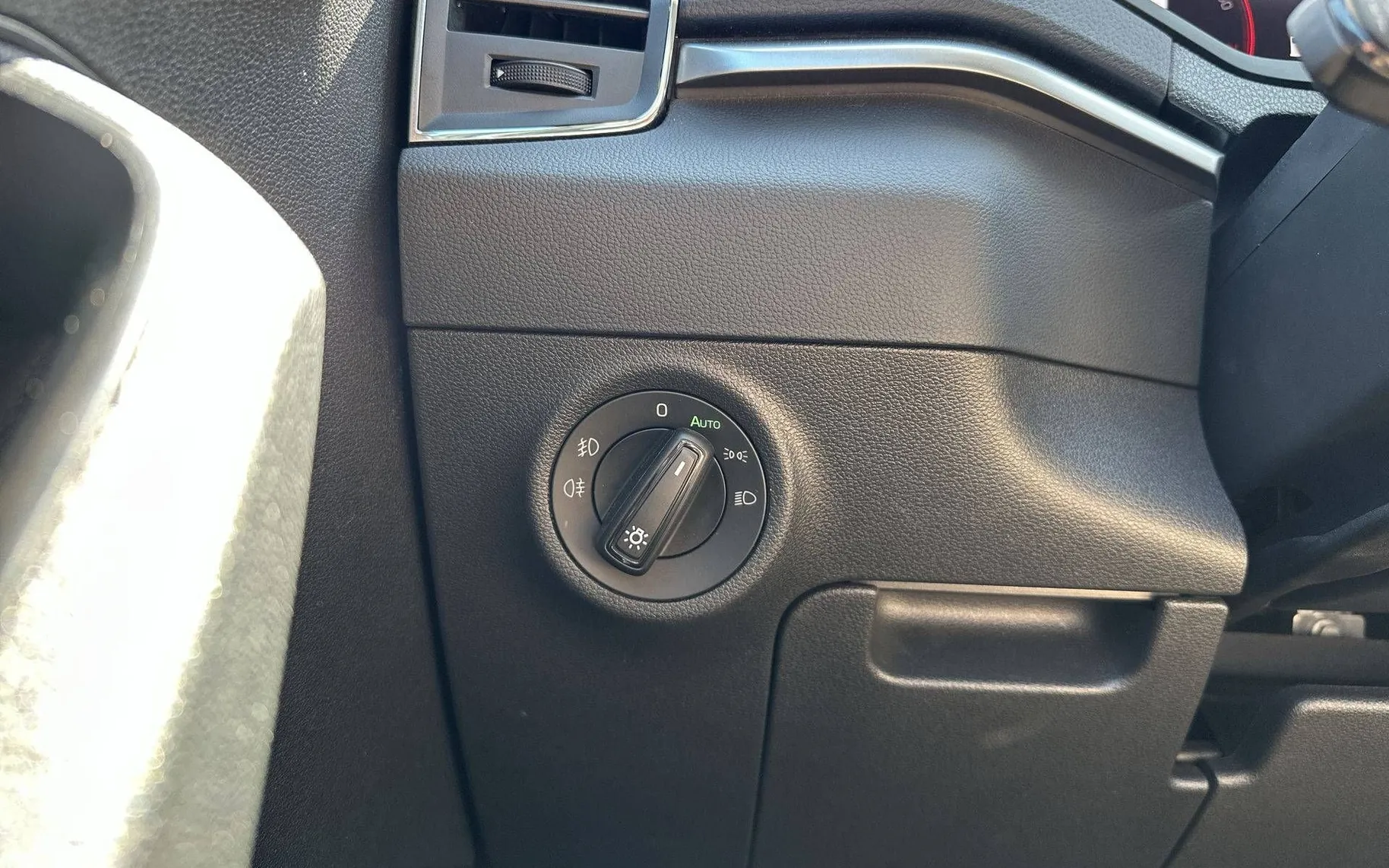 Notranja slika - Škoda Karoq - 1.5 TSI Ambition DSG Led ACC - 12