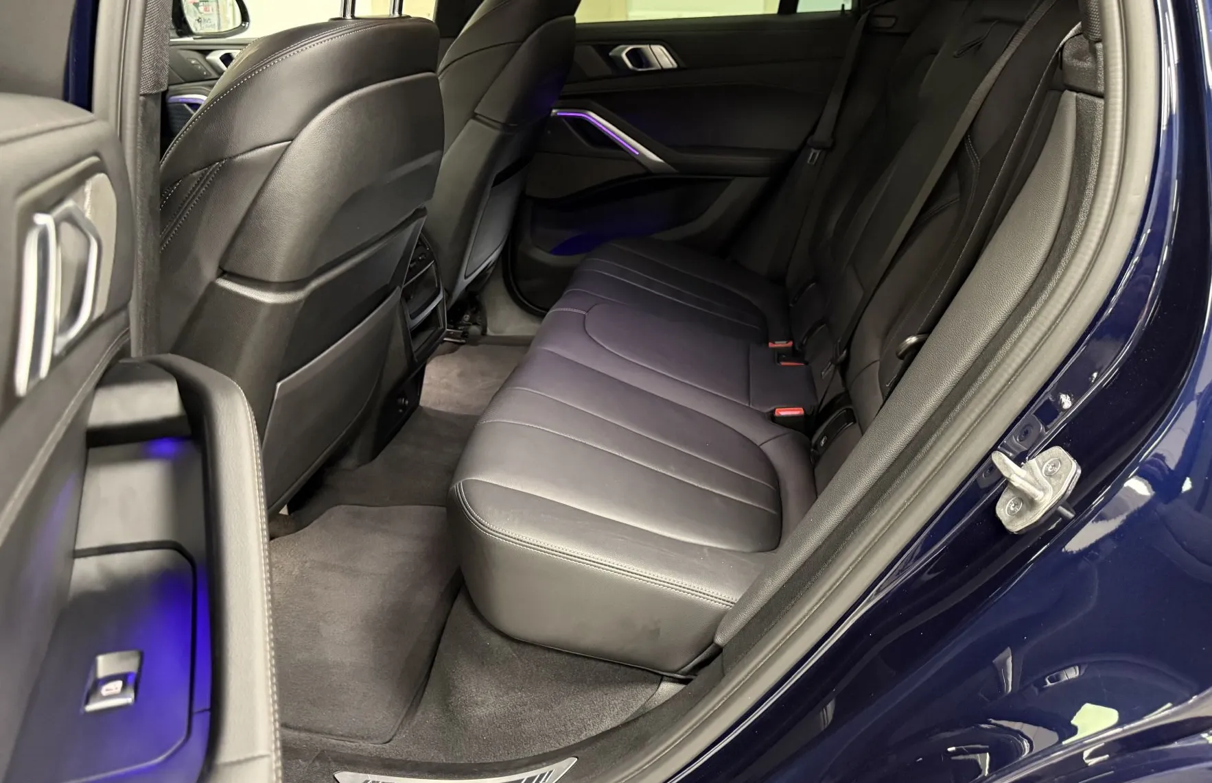 Zunanja slika - BMW X6 - serija : xDrive30d -M-SHADOW-TANSANITE-LASER-ZRAČNO.-22COL - 18