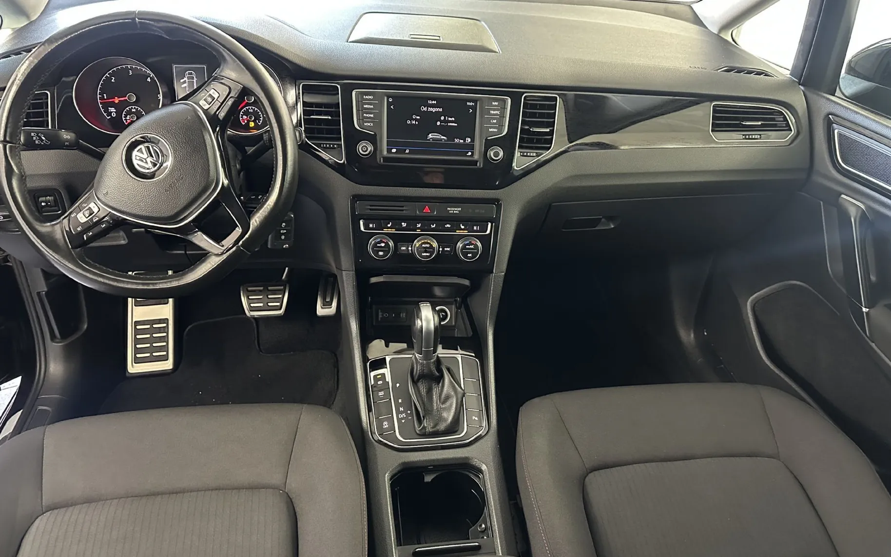 Notranja slika - VW Golf - Sportsvan 1.6 TDI Sound BlueMotion.NEMŠKI+4ALU.NAVI.KAMERA - 19