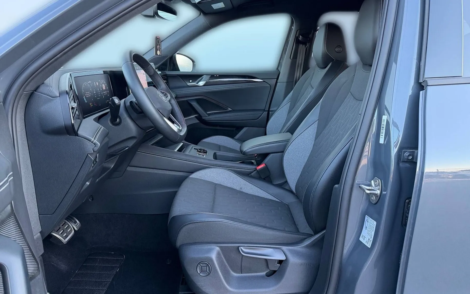 Notranja slika - Volkswagen Tiguan - 1.5 eTSI BMT Goal DSG-ACC-IQ Light-360 kamera..... - 7