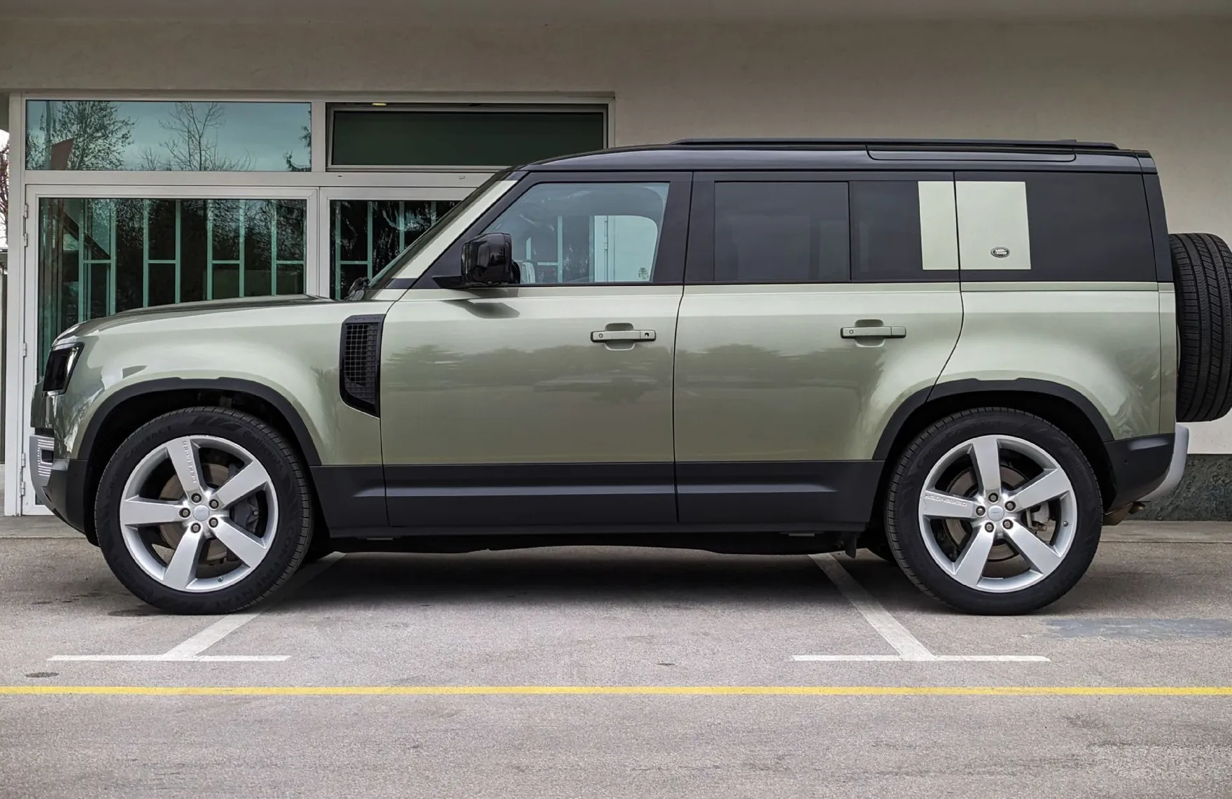 Zunanja slika - Land Rover Defender - 110 FIRST EDITION 3.0d - 8