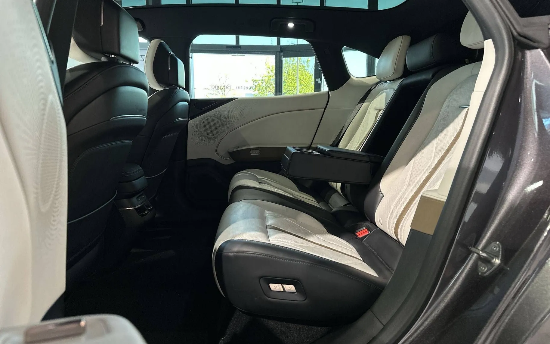 Notranja slika - Zeekr 7GT - Privilege AWD Launch Edition - 17