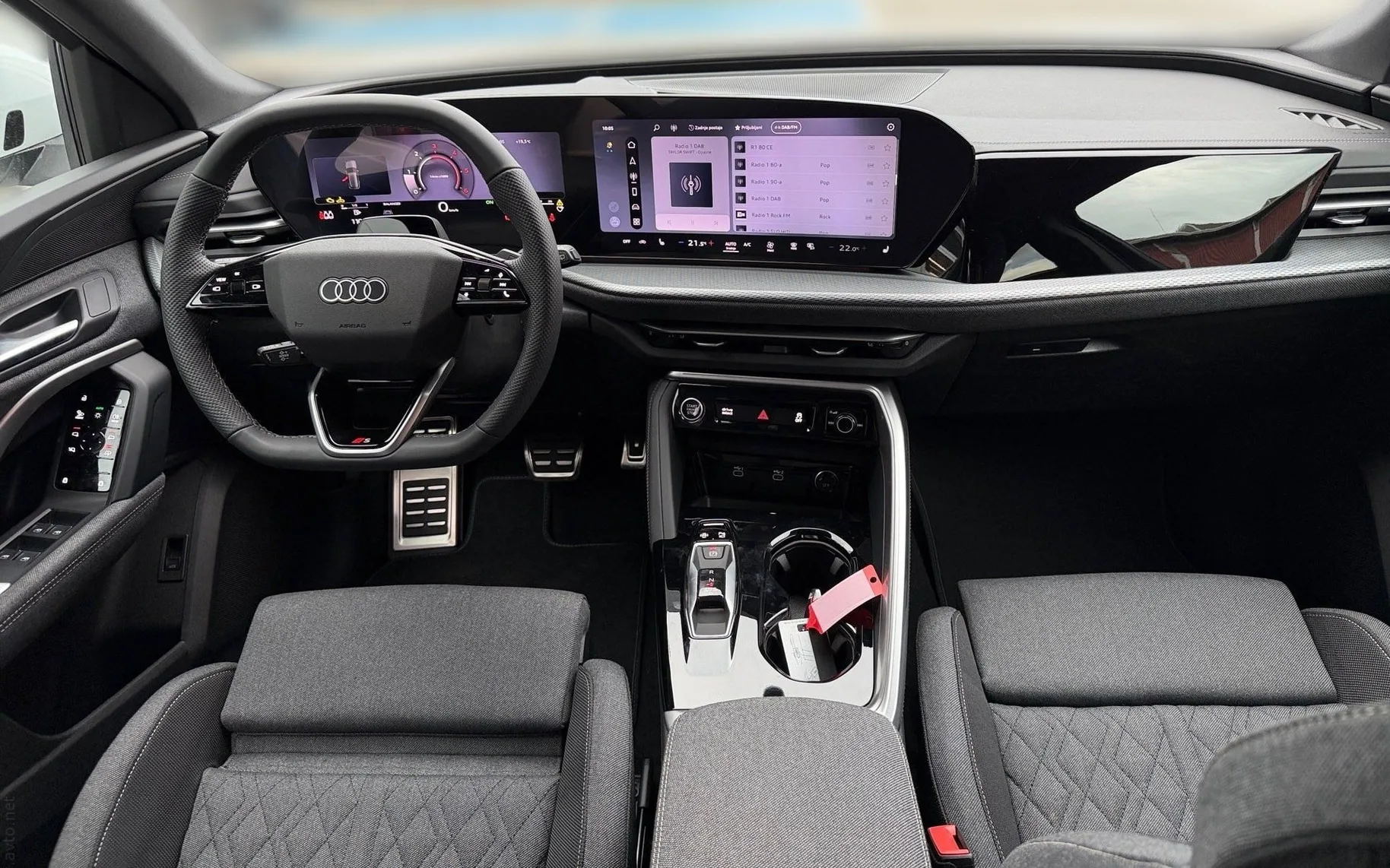 Notranja slika - Audi Q5 - TDI quattro 150 kW - 10