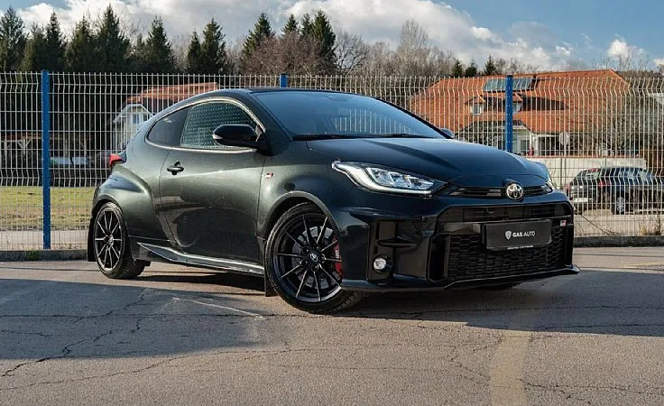 Zunanja slika - Toyota GR Yaris - 1.6 TURBO GR-FOUR 4WD KW Gewinde Akrapovič Kletka - 3