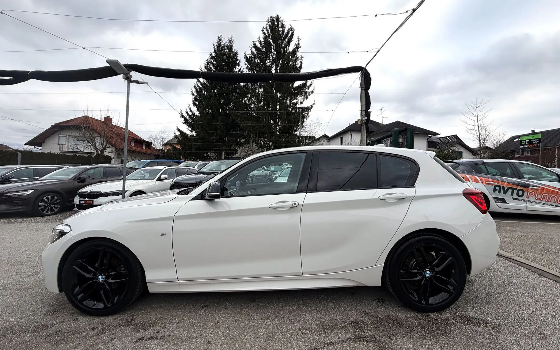 Zunanja slika - BMW Serija 1 - : 118i M Sport Shadow 1.LASTNIK FULL LED NAVI ALU 18 - 3