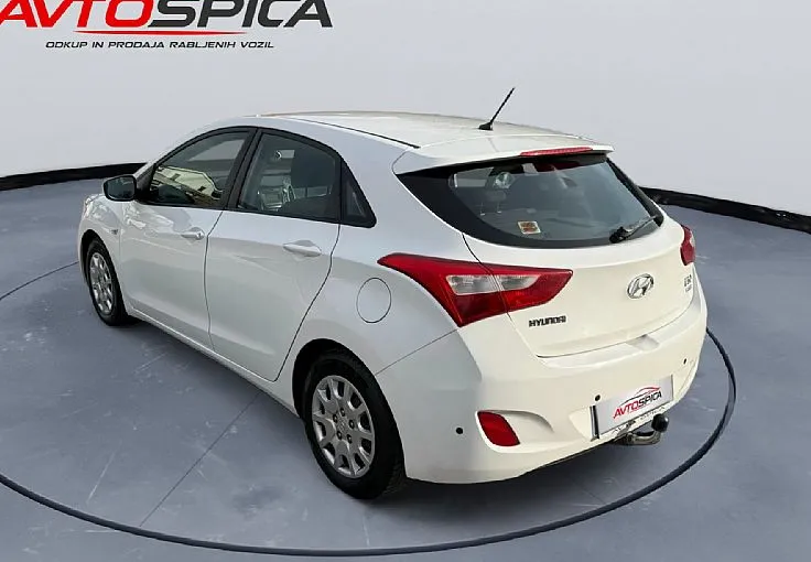 Zunanja slika - Hyundai i30 - 1.4 CRDi Style - NA OBROKE BREZ POLOGA - - 3