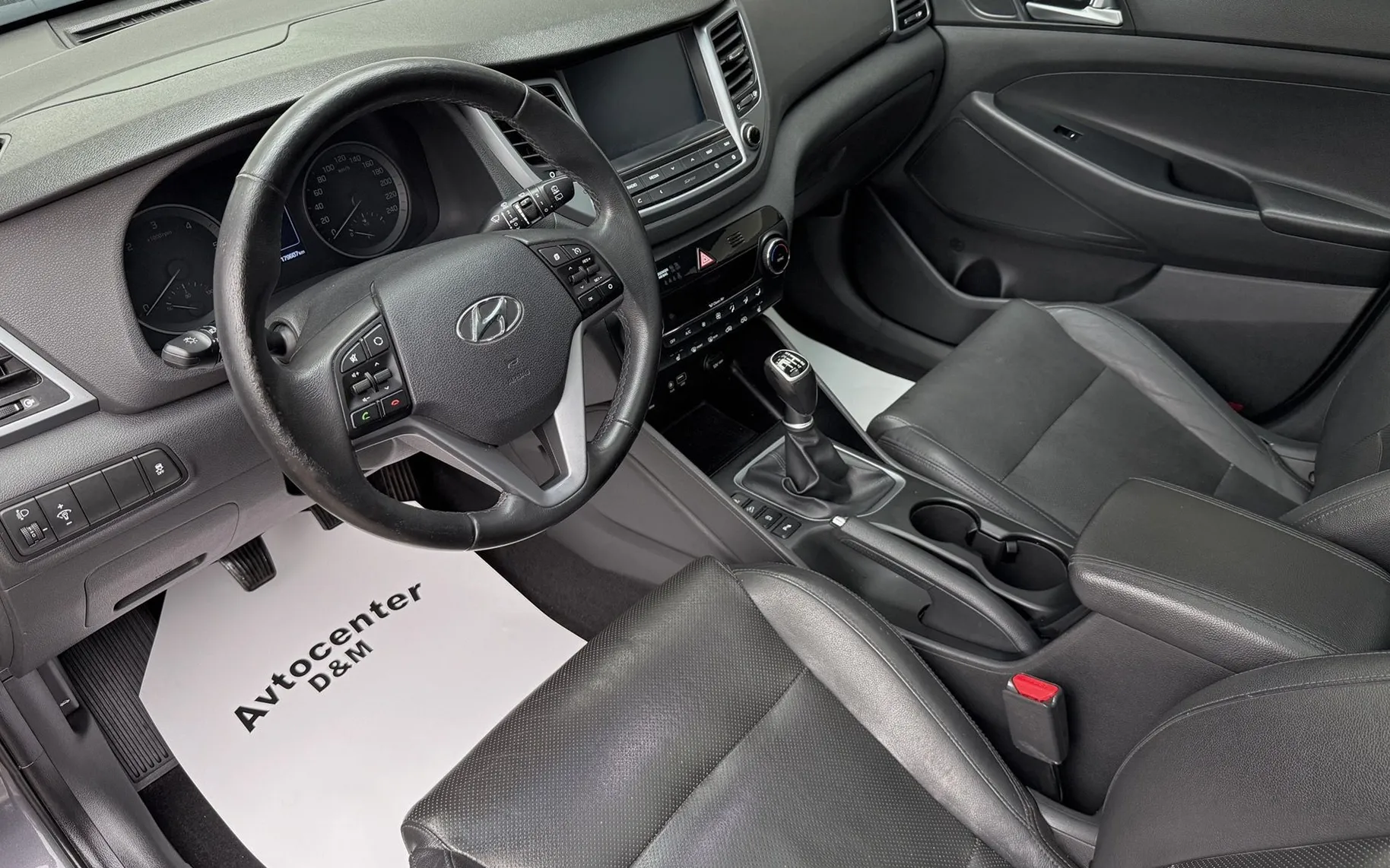 Zunanja slika - Hyundai Tucson - 1.7 CRDI|P4NORAMA|KAMERA|VLEČNA KLJUKA|17COL - 7