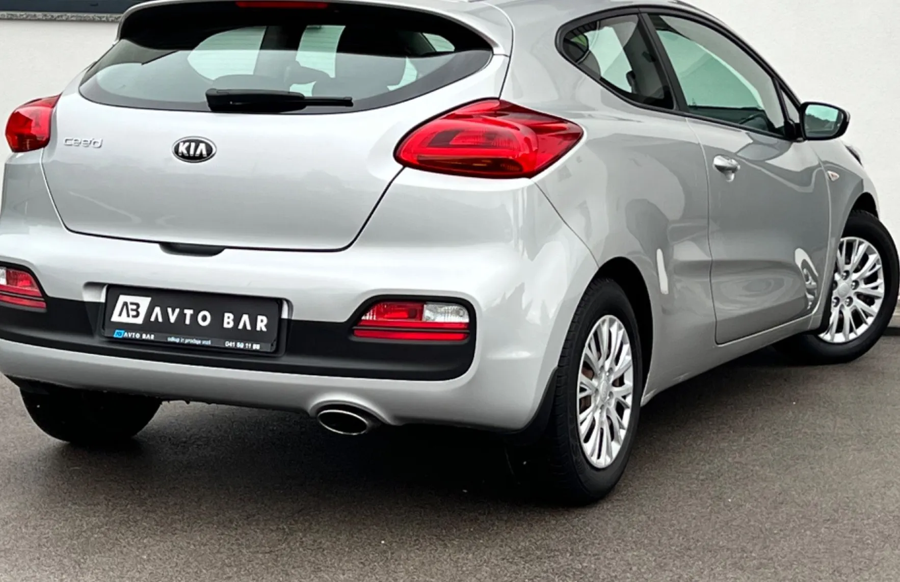 Zunanja slika - KIA Pro_Ceed - 1.4 CVVT+SLO+SAMO 97.888km+USB - 6