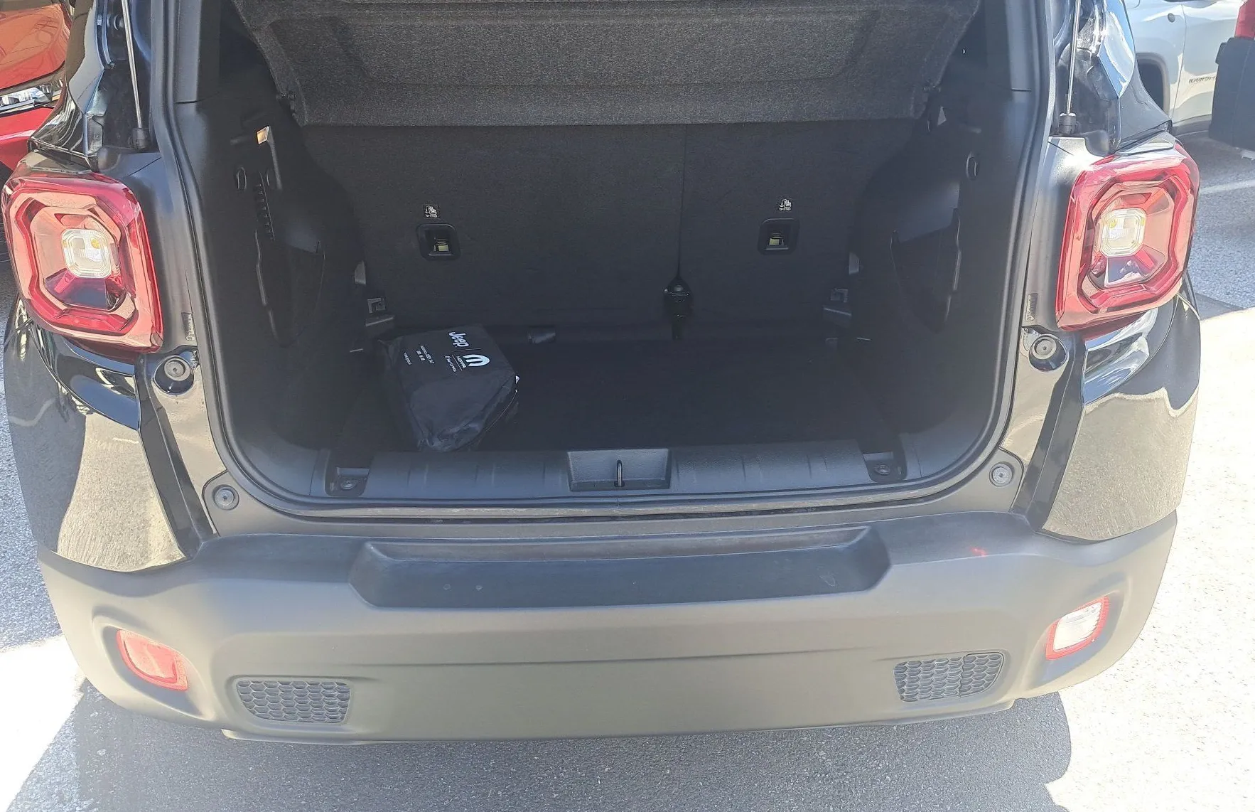 Zunanja slika - Jeep Renegade - 1.5 T4 e-Hybrid DCT - 12