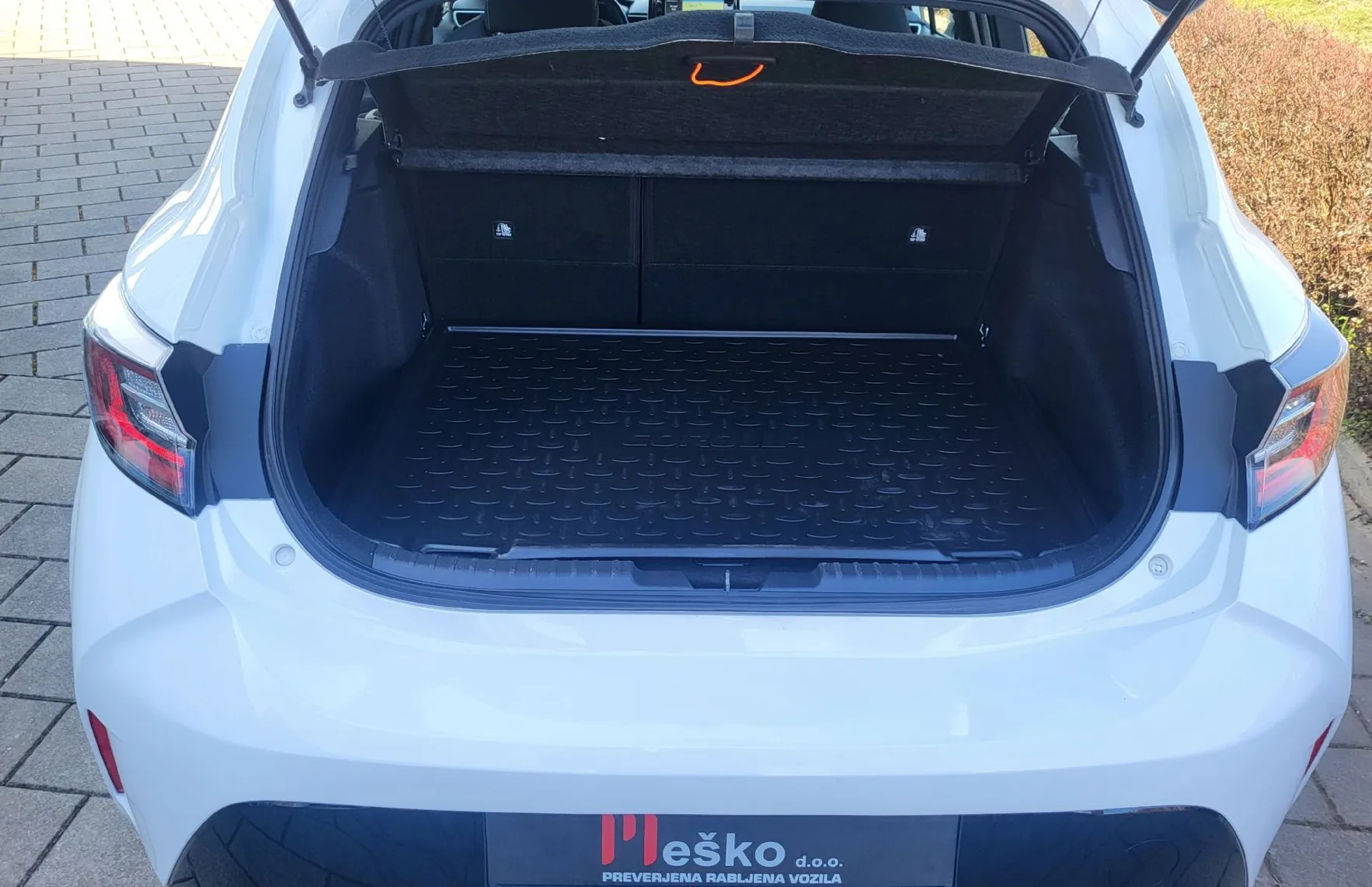 Zunanja slika - Toyota Corolla - 1.8 Hybrid 1 last-navi-alu-kamera-temp-acc-led - 18