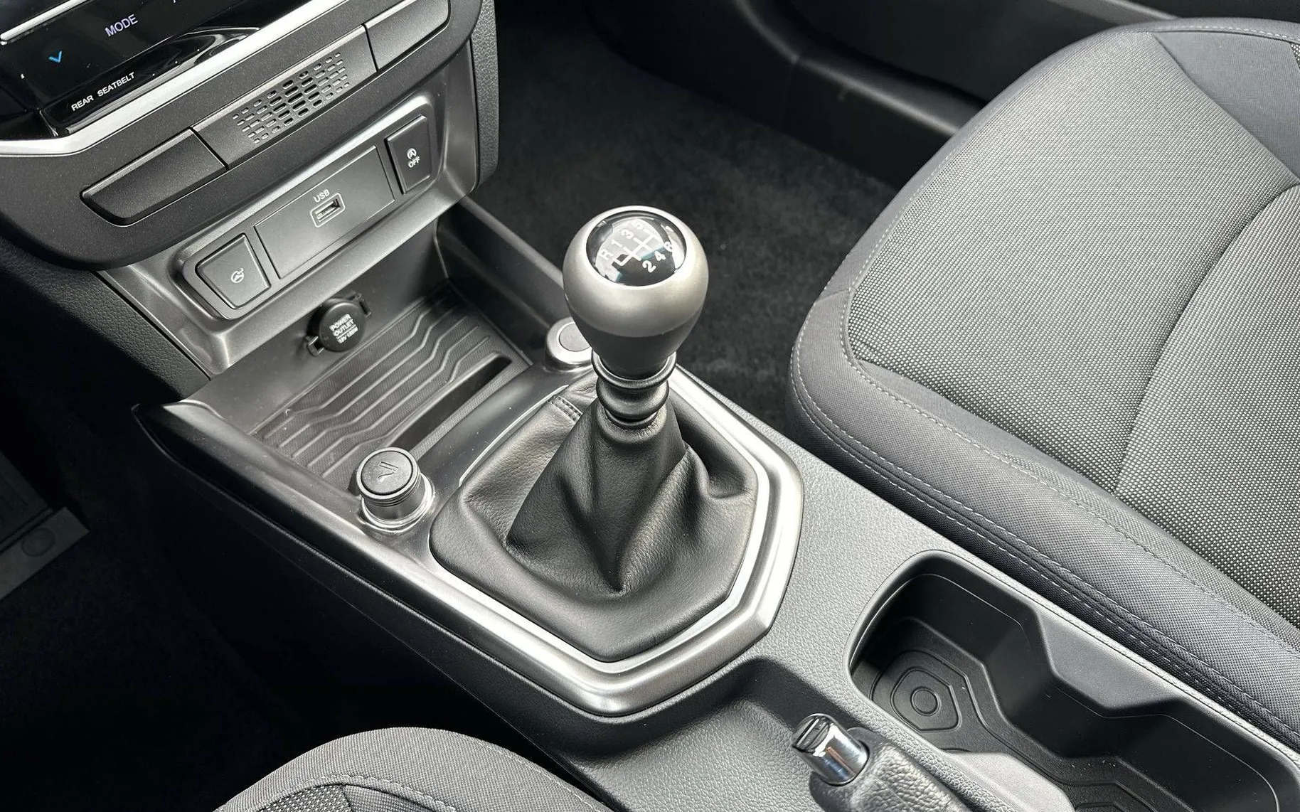 Zunanja slika - SsangYong Tivoli - 1.5 T-GDi Fresh 2WD M T... - 17