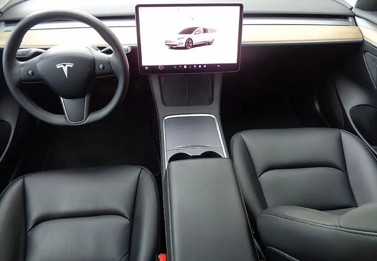 Zunanja slika - Tesla Model 3 - Long Range RWD - NA VOLJO ZA POSLOVNI NAJEM - 7