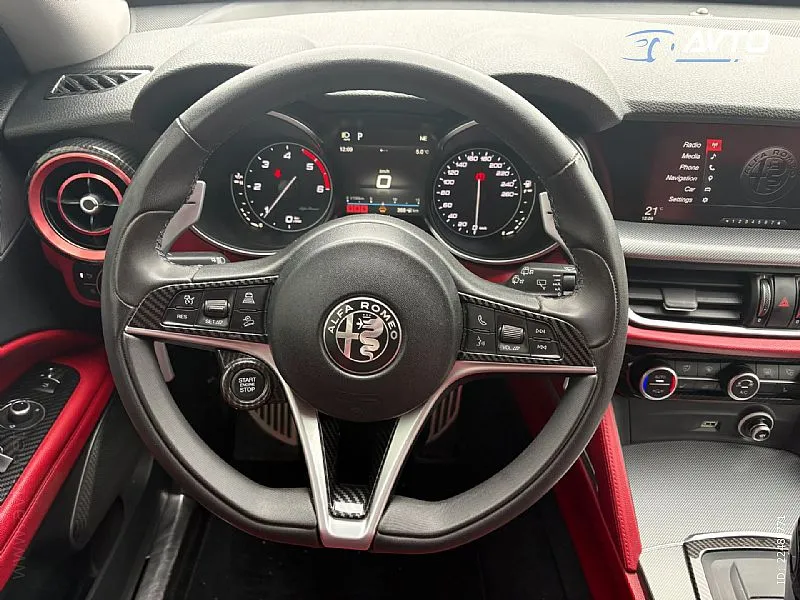 Notranja slika - Alfa Romeo Stelvio - Q4 2,2 Diesel 210 Business Avt. - 4
