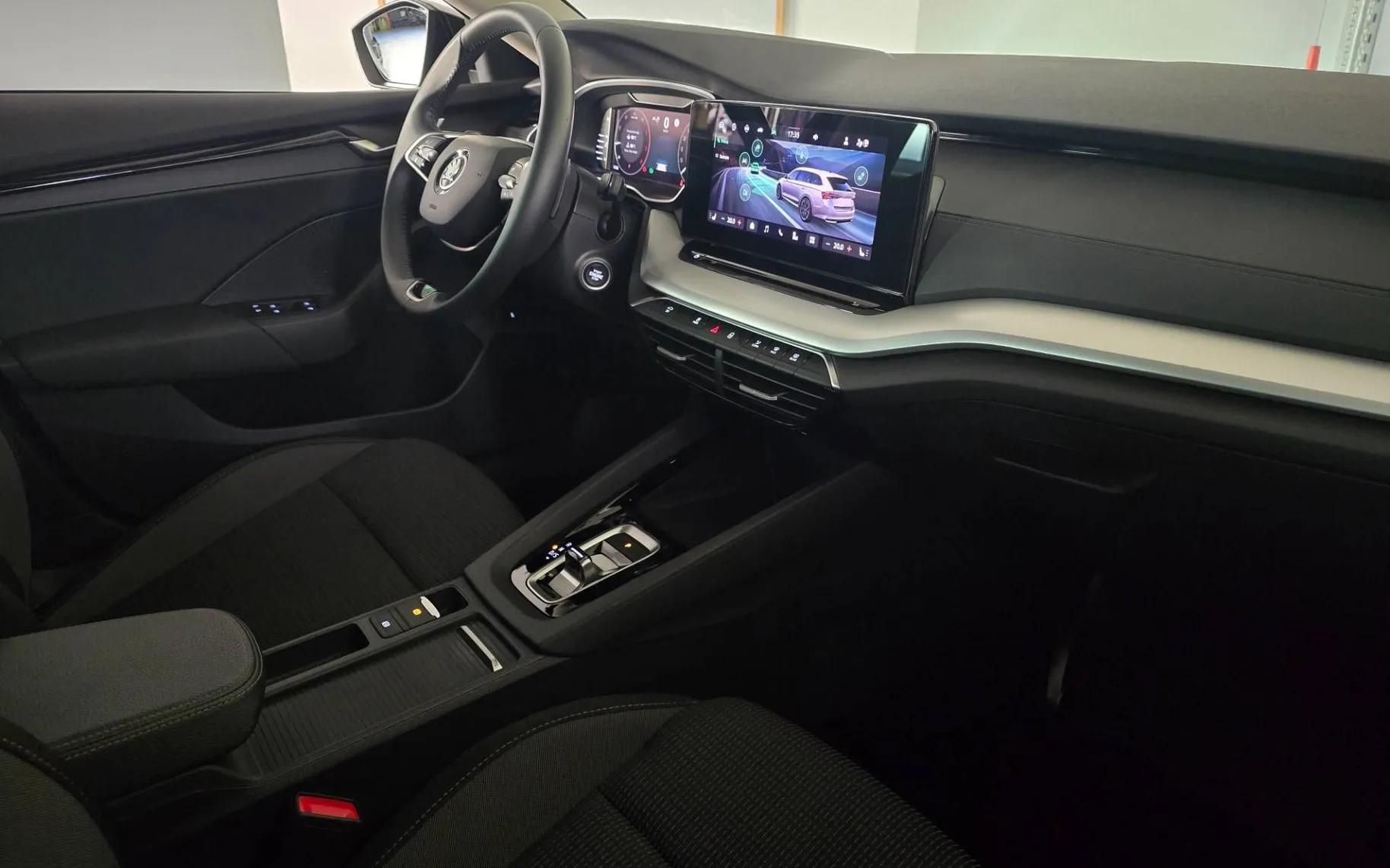 Notranja slika - Škoda Octavia - Combi 2.0 TDI Selection DSG - SLO - 10