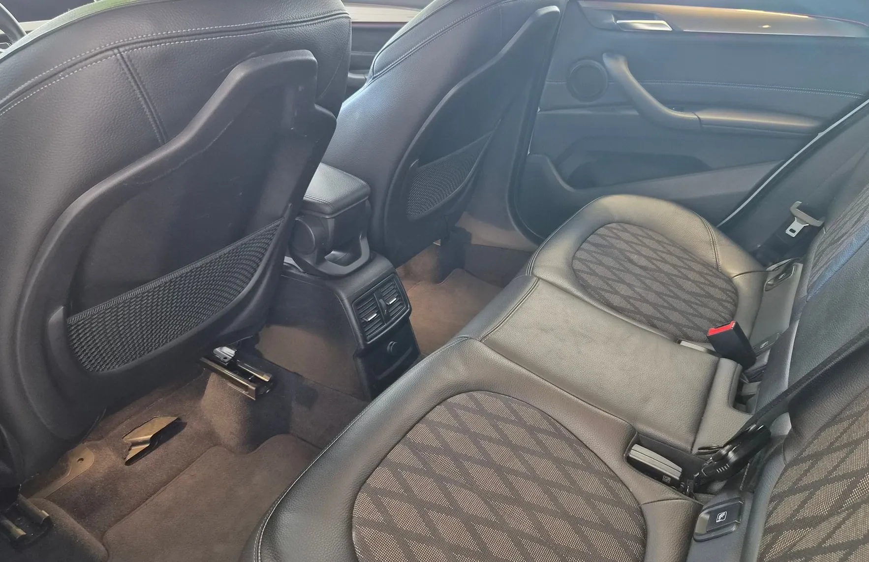 Zunanja slika - BMW X1 - serija : xDrive18d KUPLJEN V SLO|KAMERA|LED|NAVI|KEYLESS - 11