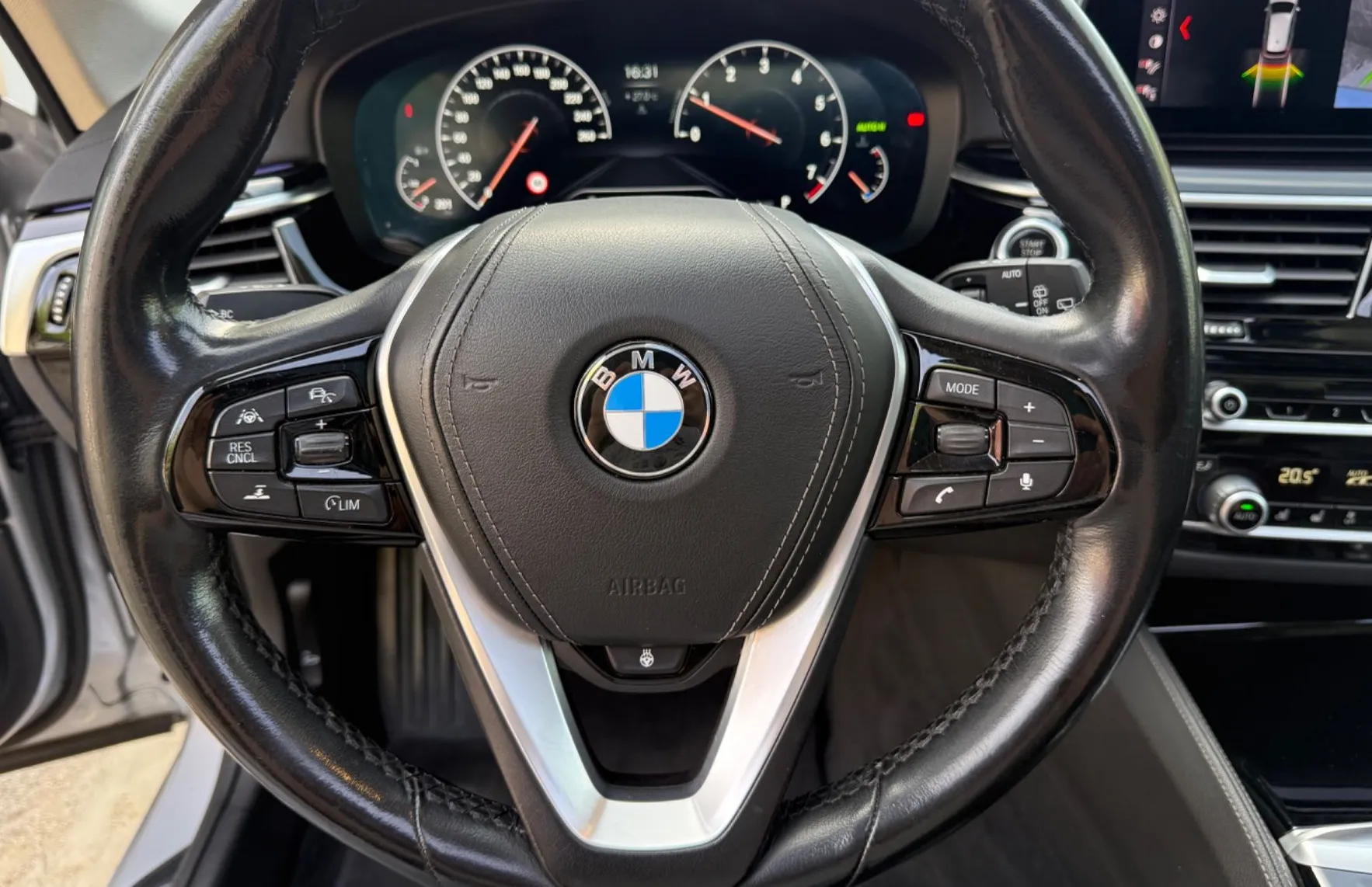 Zunanja slika - BMW Serija 5 - Touring: 520i FULL LED RADAR KEYLESS PANORAMA HEAD-UP KA - 10