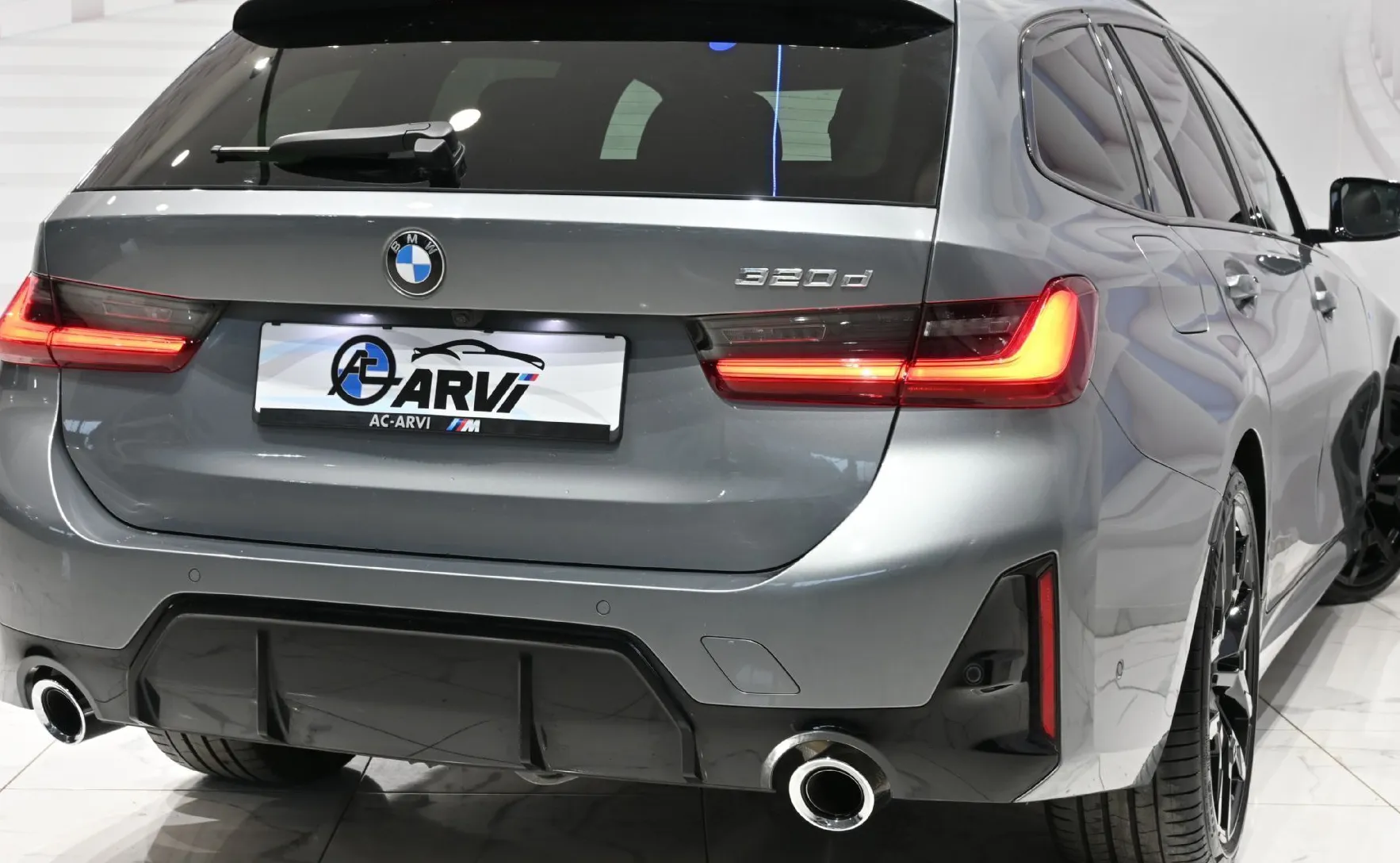 Zunanja slika - BMW Serija 3 - Touring: 320d Touring Avt-M.SPORT-LED-WIDE-KAM-KLJUKA - 4