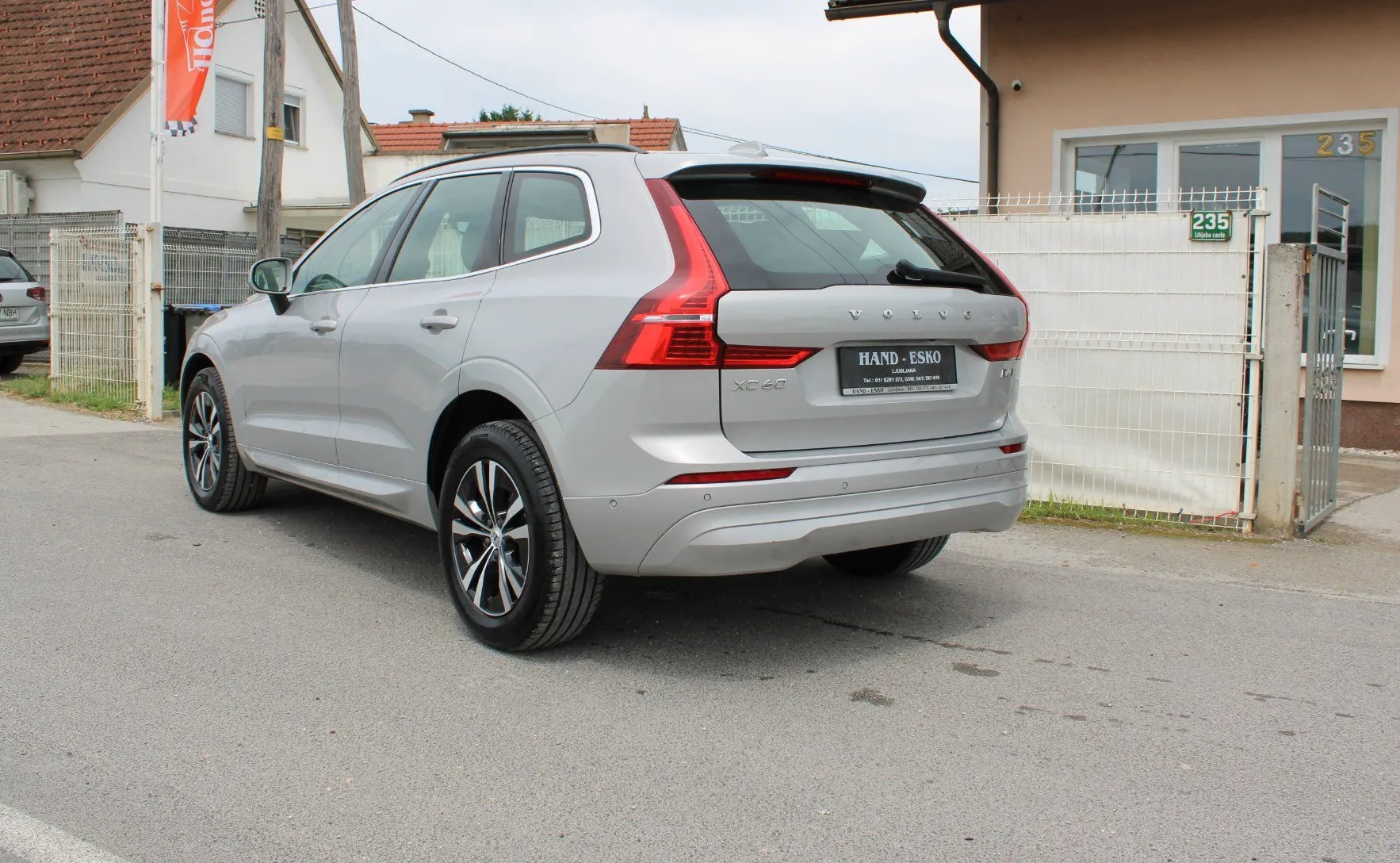 Zunanja slika - Volvo XC60 - B4D AWD Momentum Avt. - 4