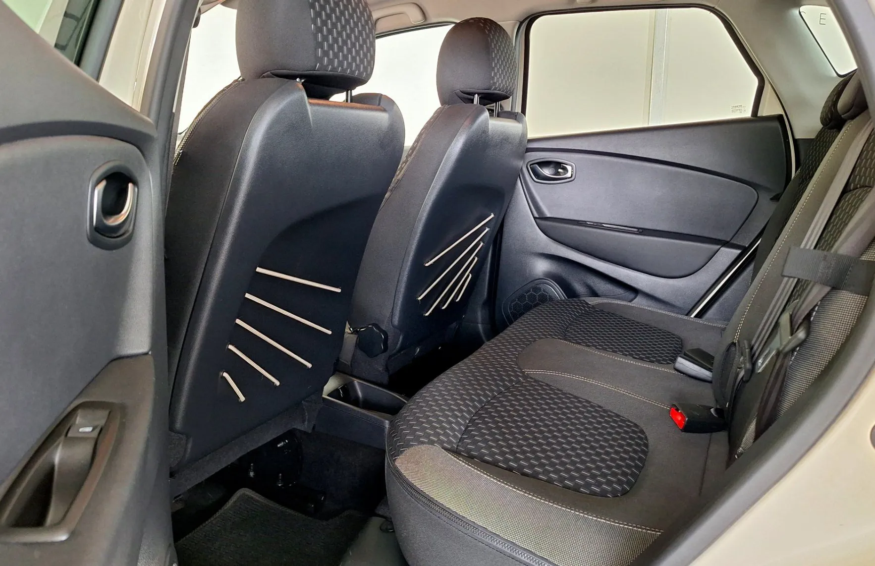 Zunanja slika - Renault Captur - dCi 110 Energy Iconic•Slovensko vozilo•1.Lastnik• - 13