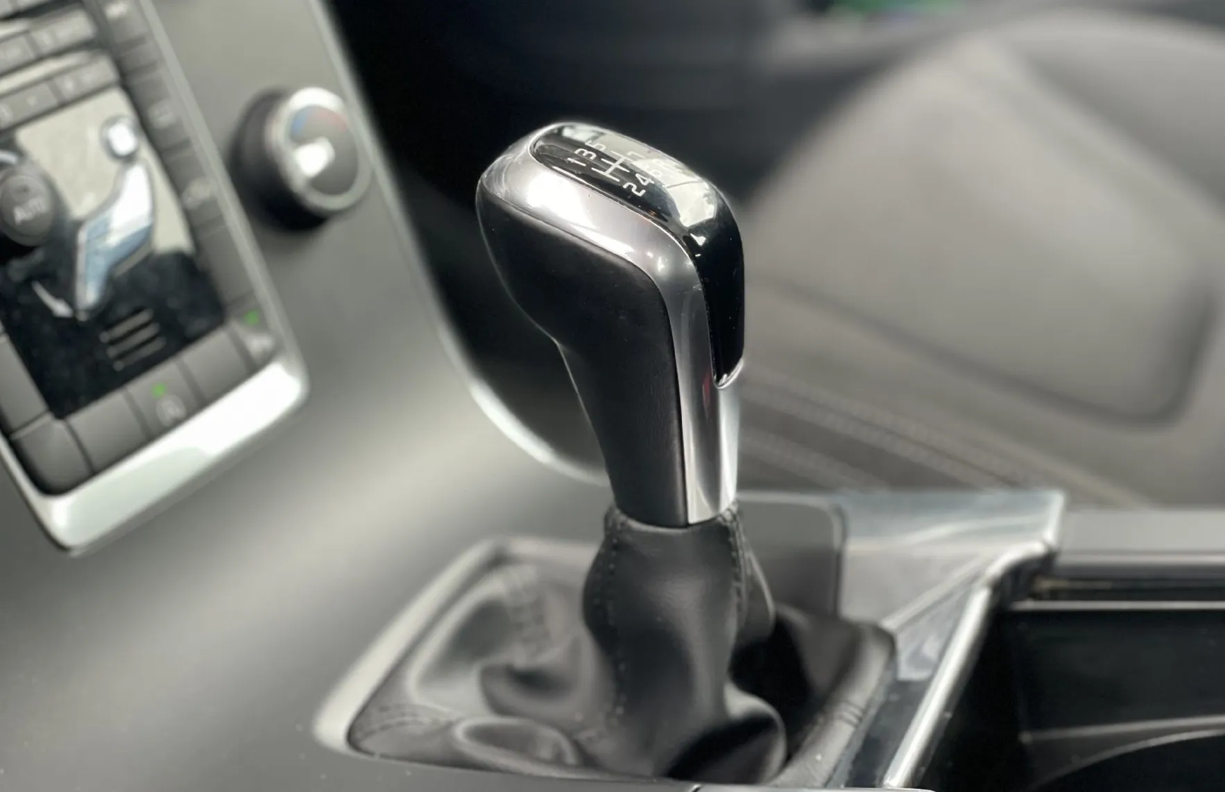 Zunanja slika - Volvo V60 - TEMPOMAT-VELIKI SERVIS-MULTIFUNKCIJA-AVT.KLIMA - 12