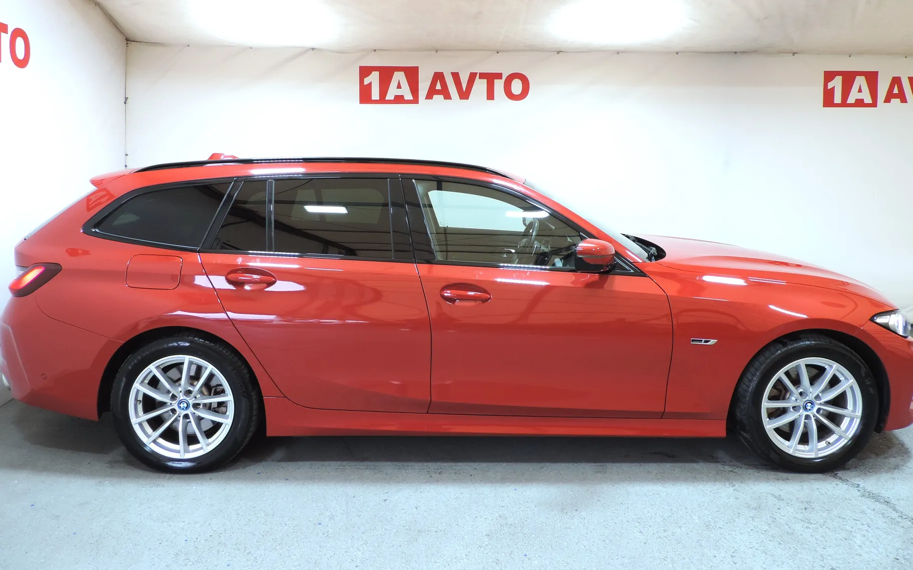 Zunanja slika - BMW Serija 3 - 320e Touring Avt. USNJE-KAMERA-MRTVI KOTI-KLJUKA - 4
