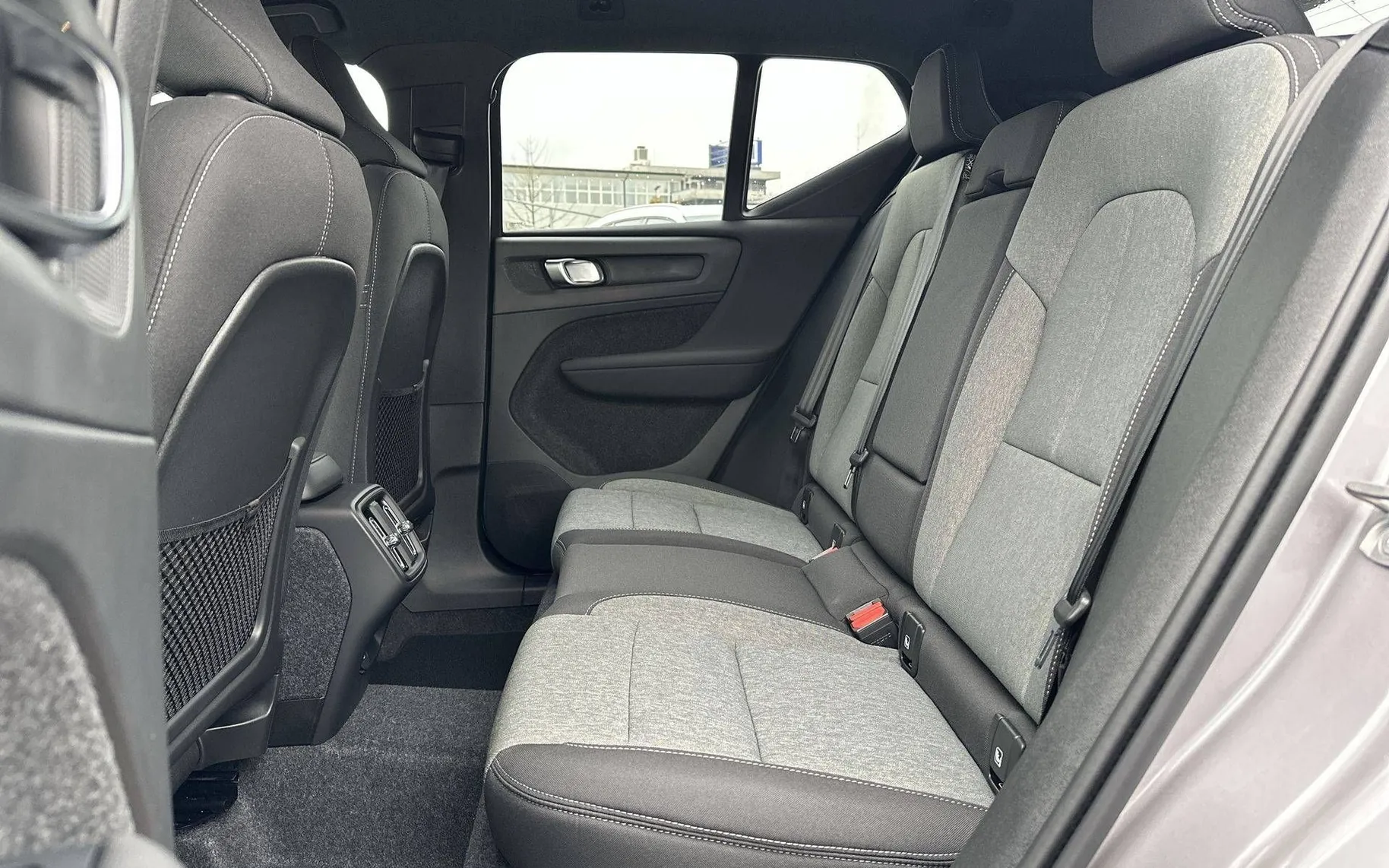 Notranja slika - Volvo XC40 - B3 P Core AT DCT 3 leta garancije + 3 servisi... - 17