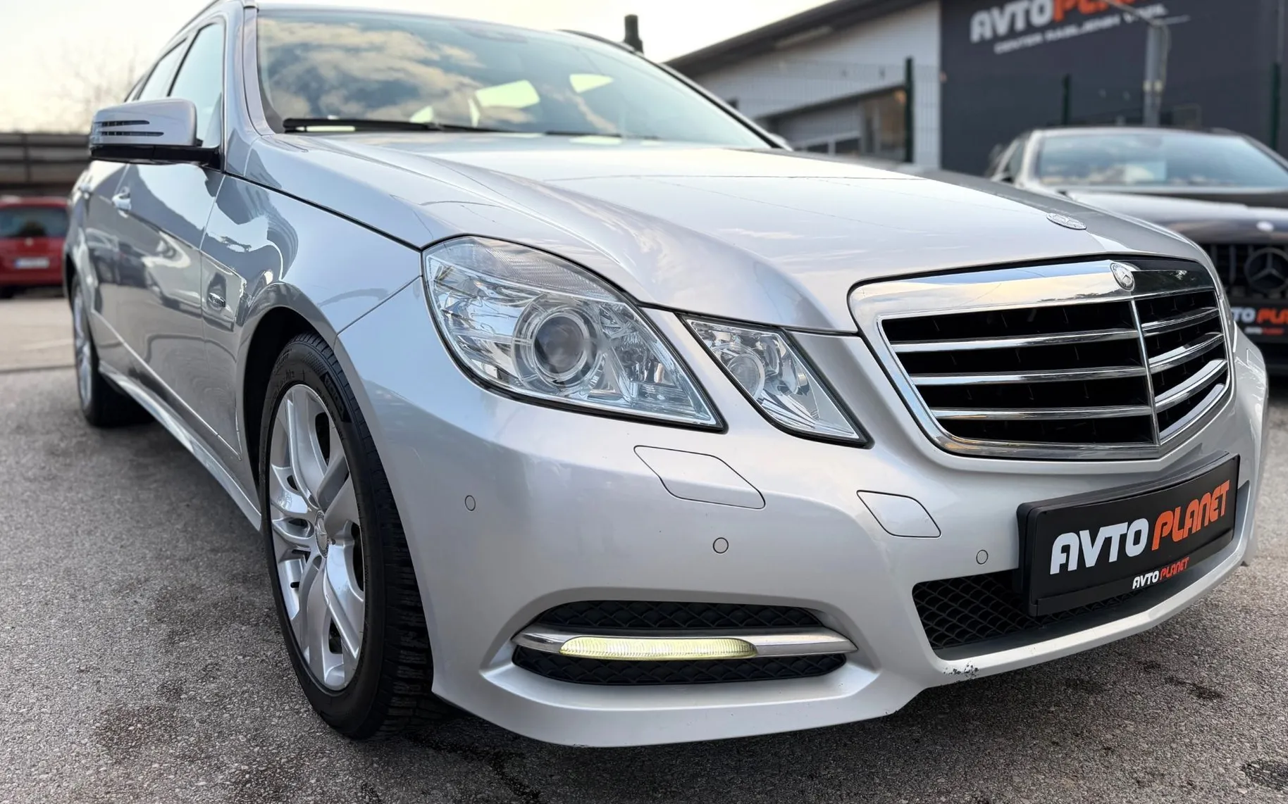 Zunanja slika - Mercedes-Benz E-Razred - E 200 CDI BlueEFFICIENCY AVANTGARDE AUT. NAVI - 13