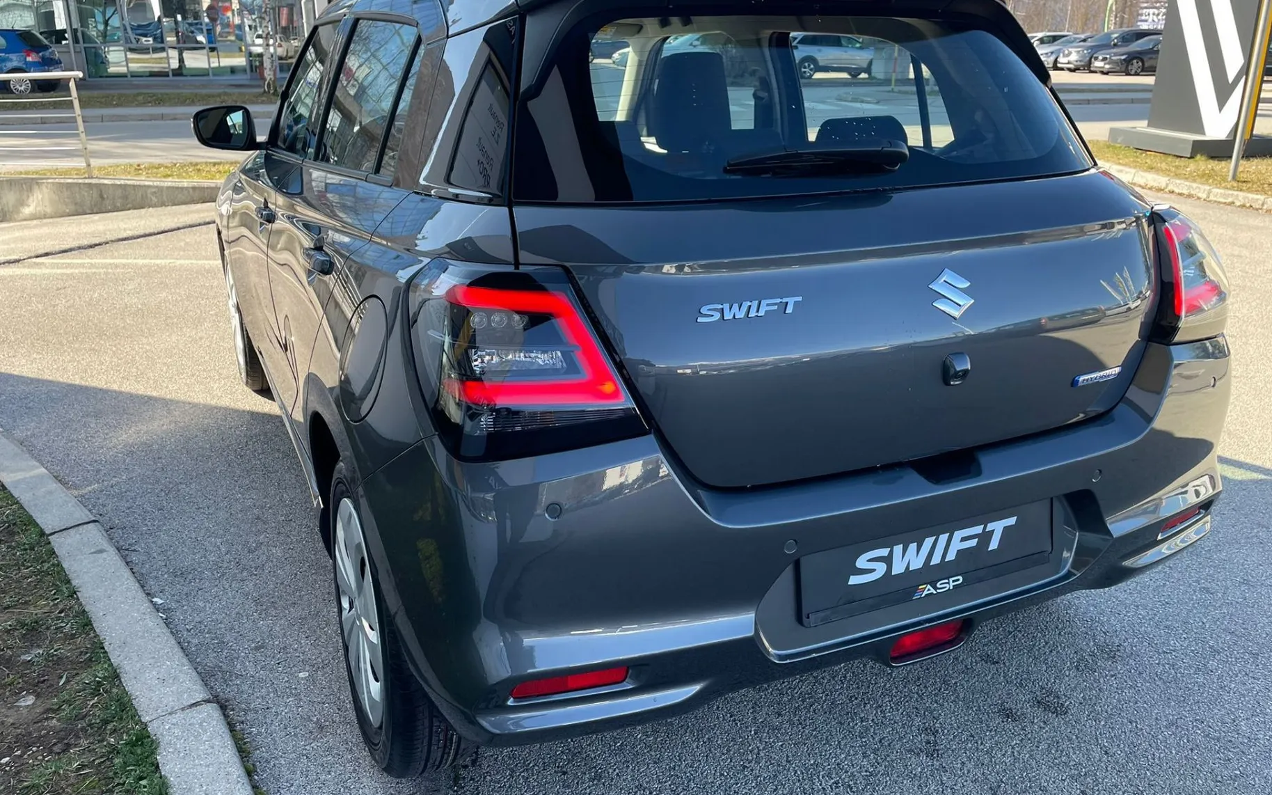 Zunanja slika - Suzuki Swift - 1.2 HIBRID COMFORT - 5