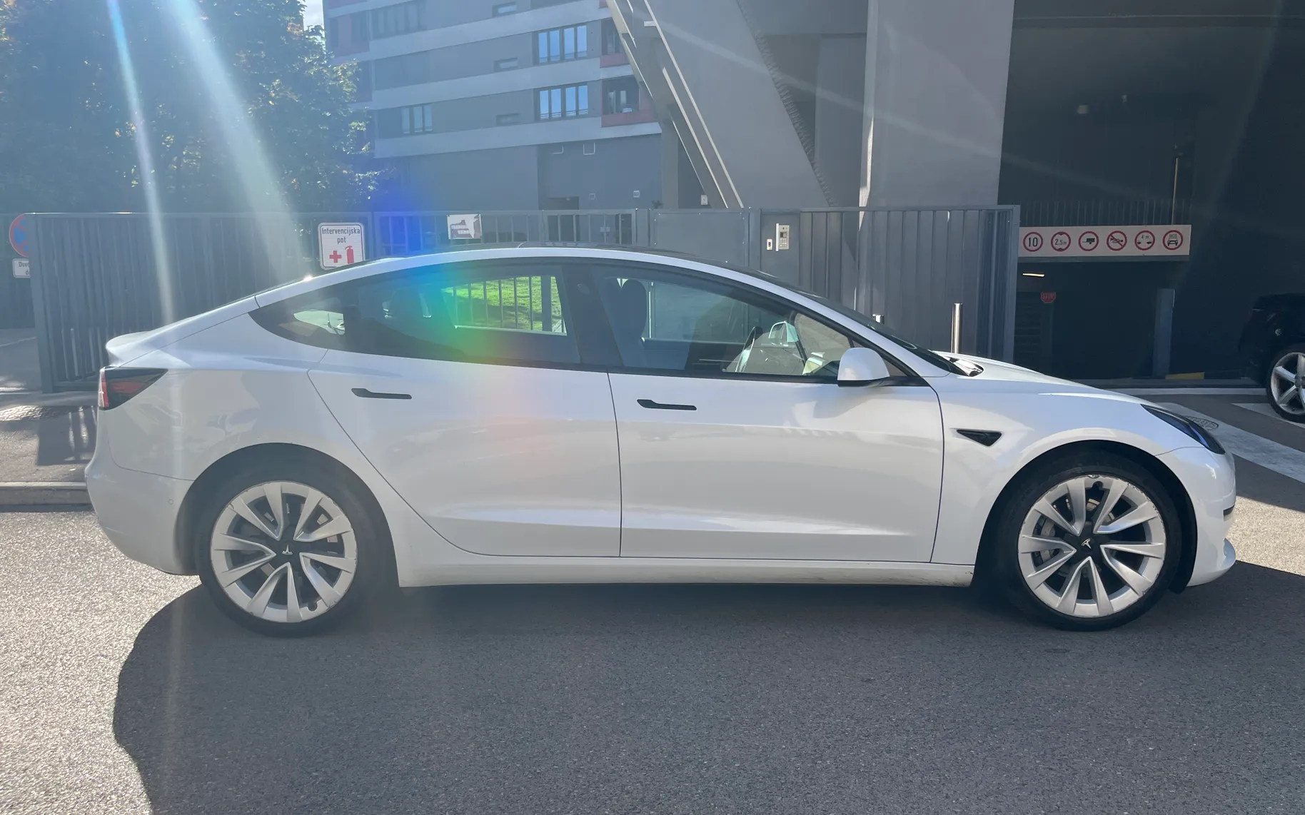Zunanja slika - Tesla Model 3 - 3D3 / 3D7 - 4