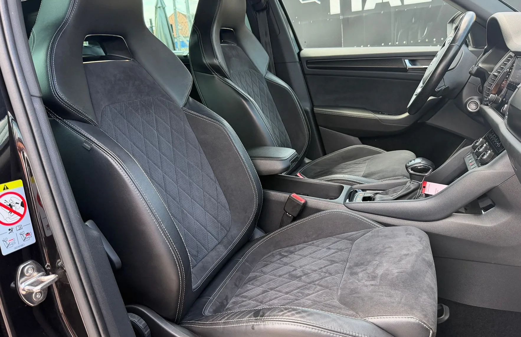 Zunanja slika - Škoda Kodiaq - 4x4 2.0 TDI SPORTLINE-7SEDEZEV-DSG-KAMERA-CRYSTAL- - 12