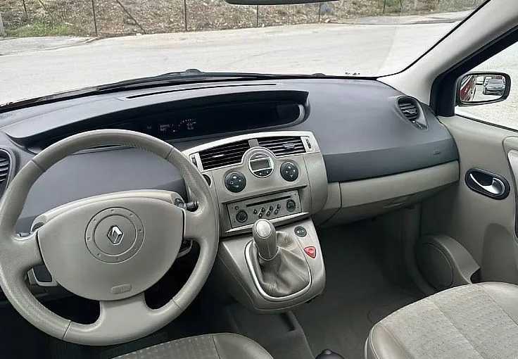 Zunanja slika - Renault Scénic - Scenic Privilege Confort 1.6 16v SAMO 132766KM PANORAMA.. - 8