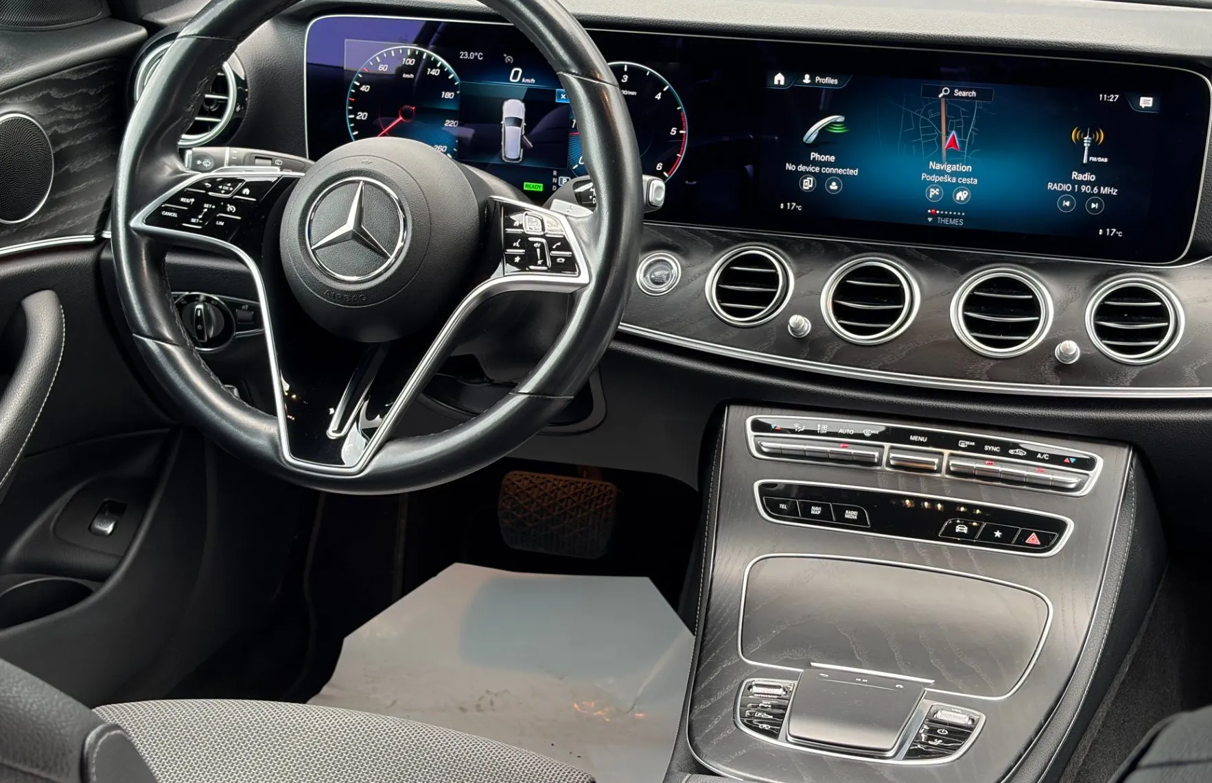 Zunanja slika - Mercedes-Benz E-Razred - E 220 d 4MATIC T Avantgarde Avt. - 11