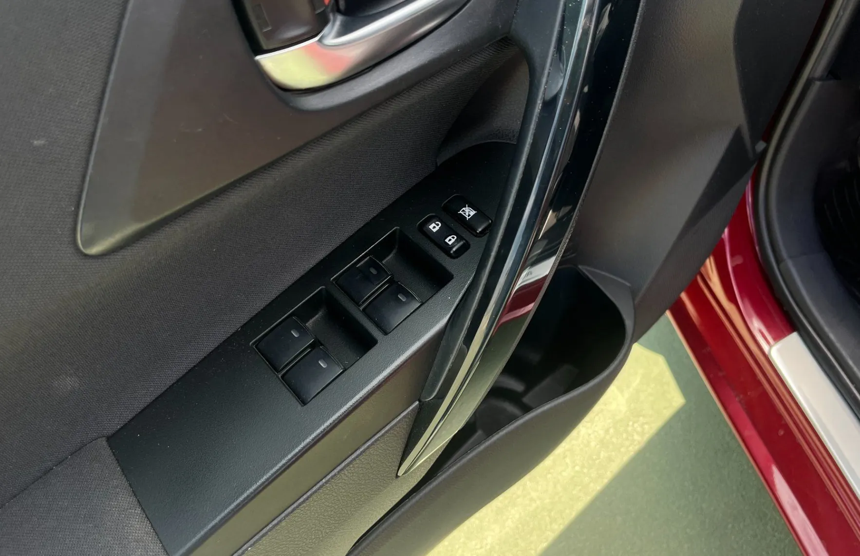 Zunanja slika - Toyota Auris - Hybrid 1.8 VVT-i Black Edition Avt. VZR. KAM. TEMP - 13