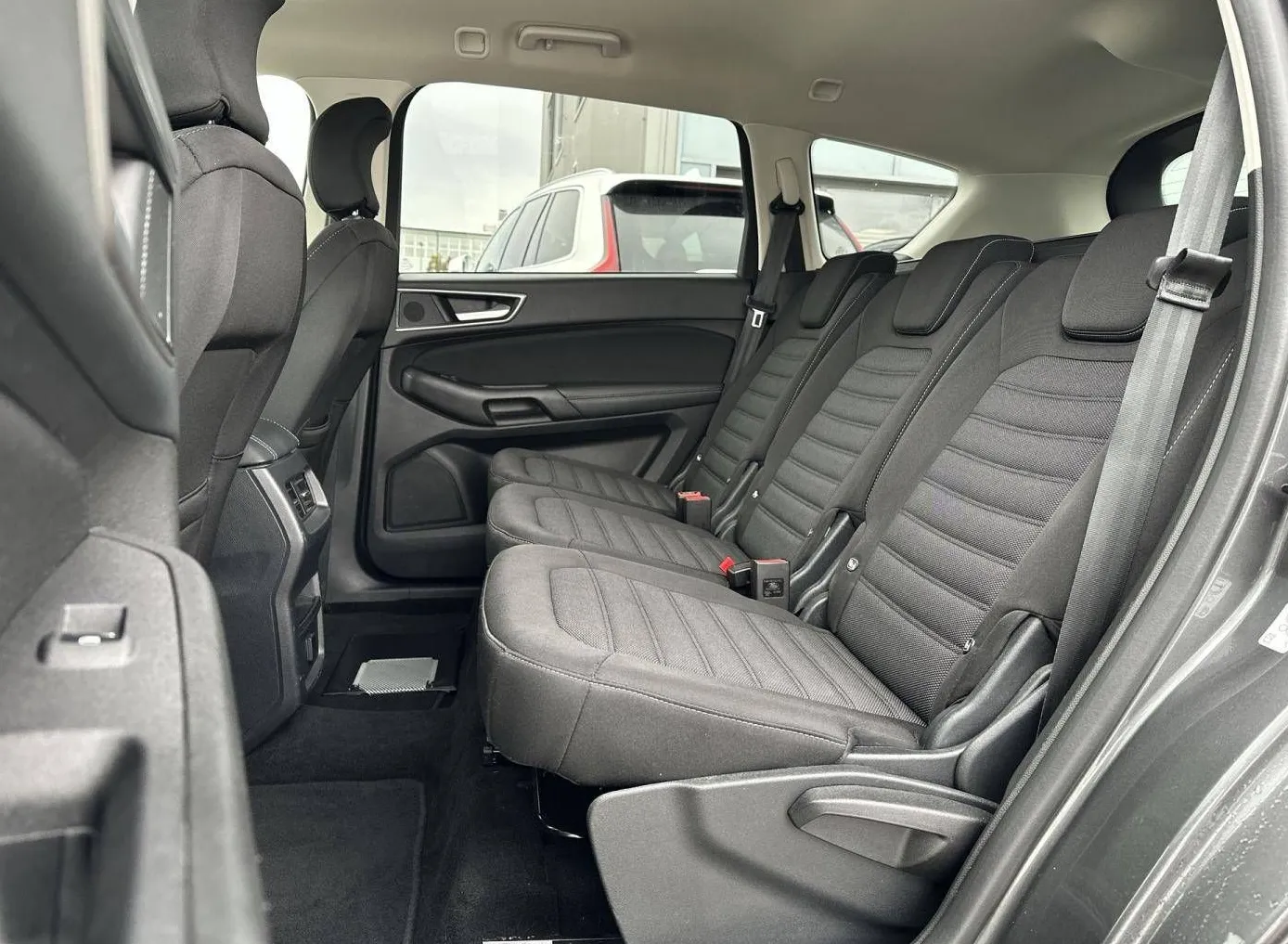 Zunanja slika - Ford S-MAX - 2.0 EcoBlue Titanium Auto ACC Kamera Gretje sed - 10