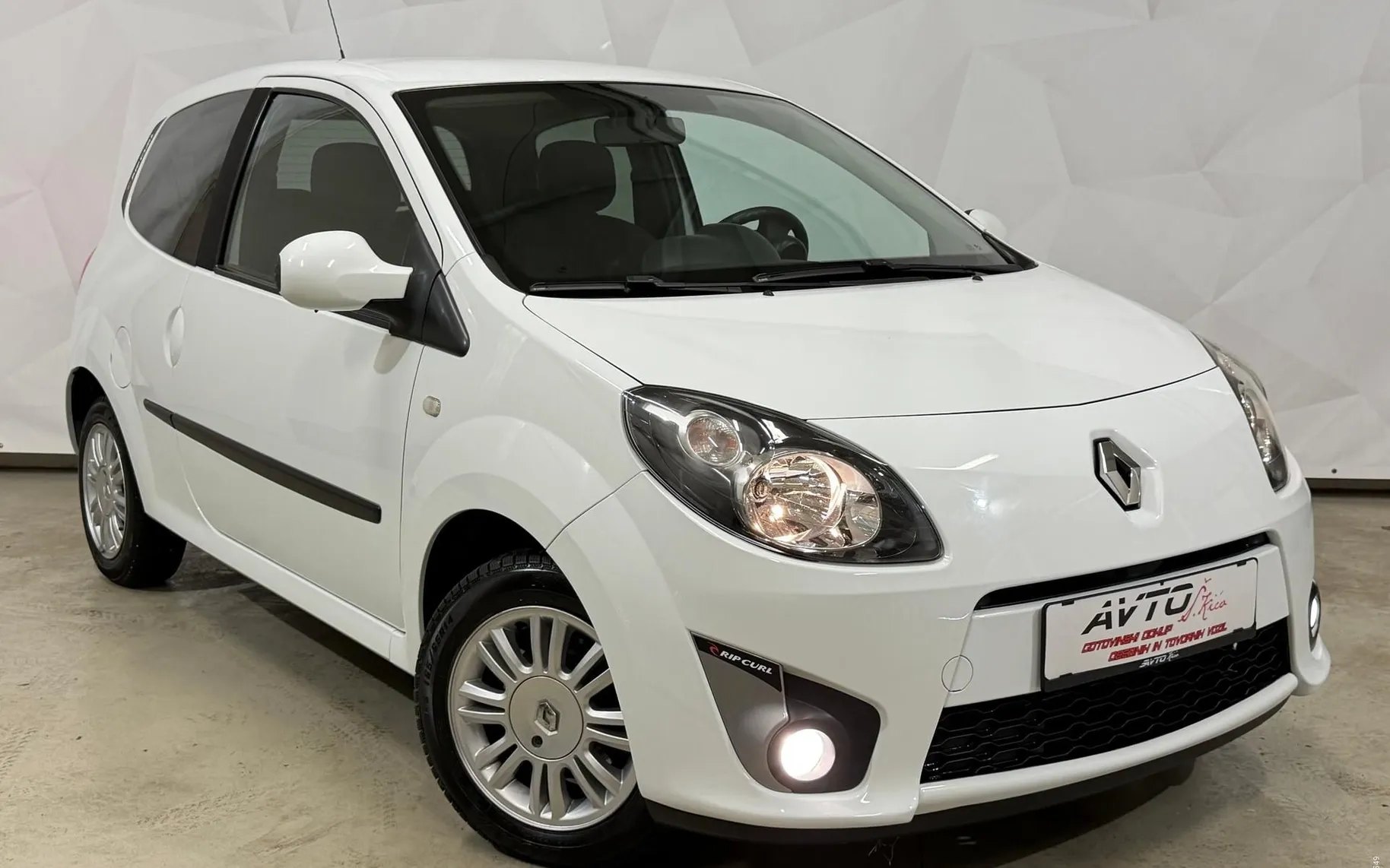 Zunanja slika - Renault Twingo - Rip Curl 1.2-KLIMA-SLOVENSKI-SERV4SNA-KNJ-TRAJNIK - 2
