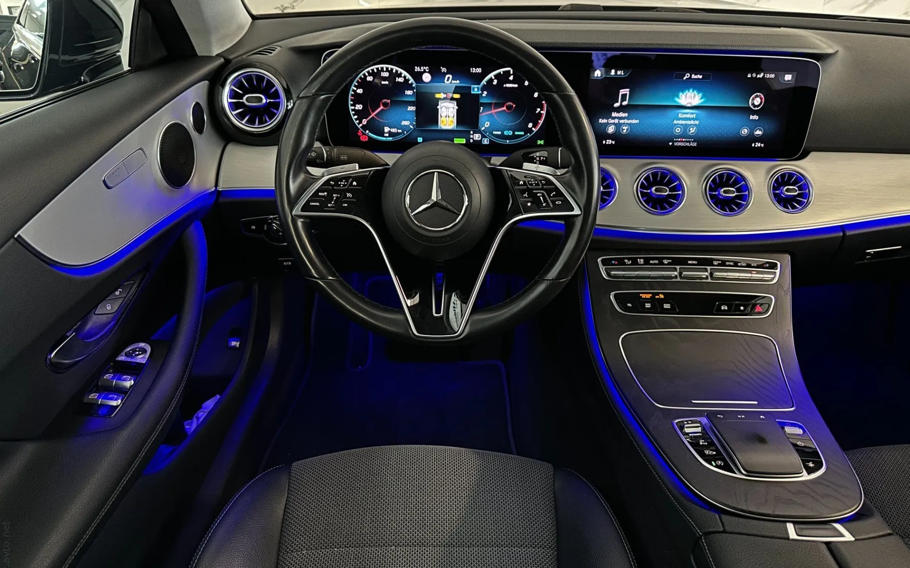 Notranja slika - Mercedes-Benz E-Razred - 200 Coupe Kamera - AmbientL - PDC - Gretje - R17 . - 9