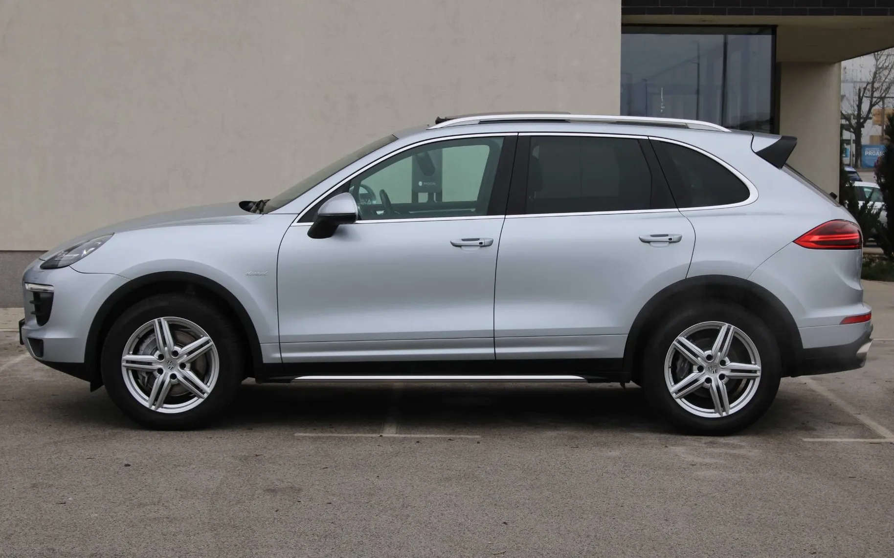 Zunanja slika - Porsche Cayenne - 3.0 TD Platinum Edition HLAJ SED PANO KEYLESS - 7