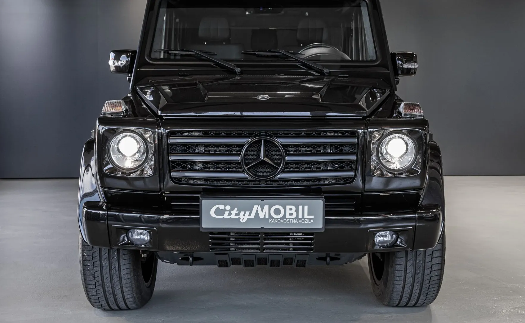 Zunanja slika - Mercedes-Benz G-Razred - G350D-PANO-USNJE-NAVI-HLAJ.SED-TEMPOMAT-20C - 2