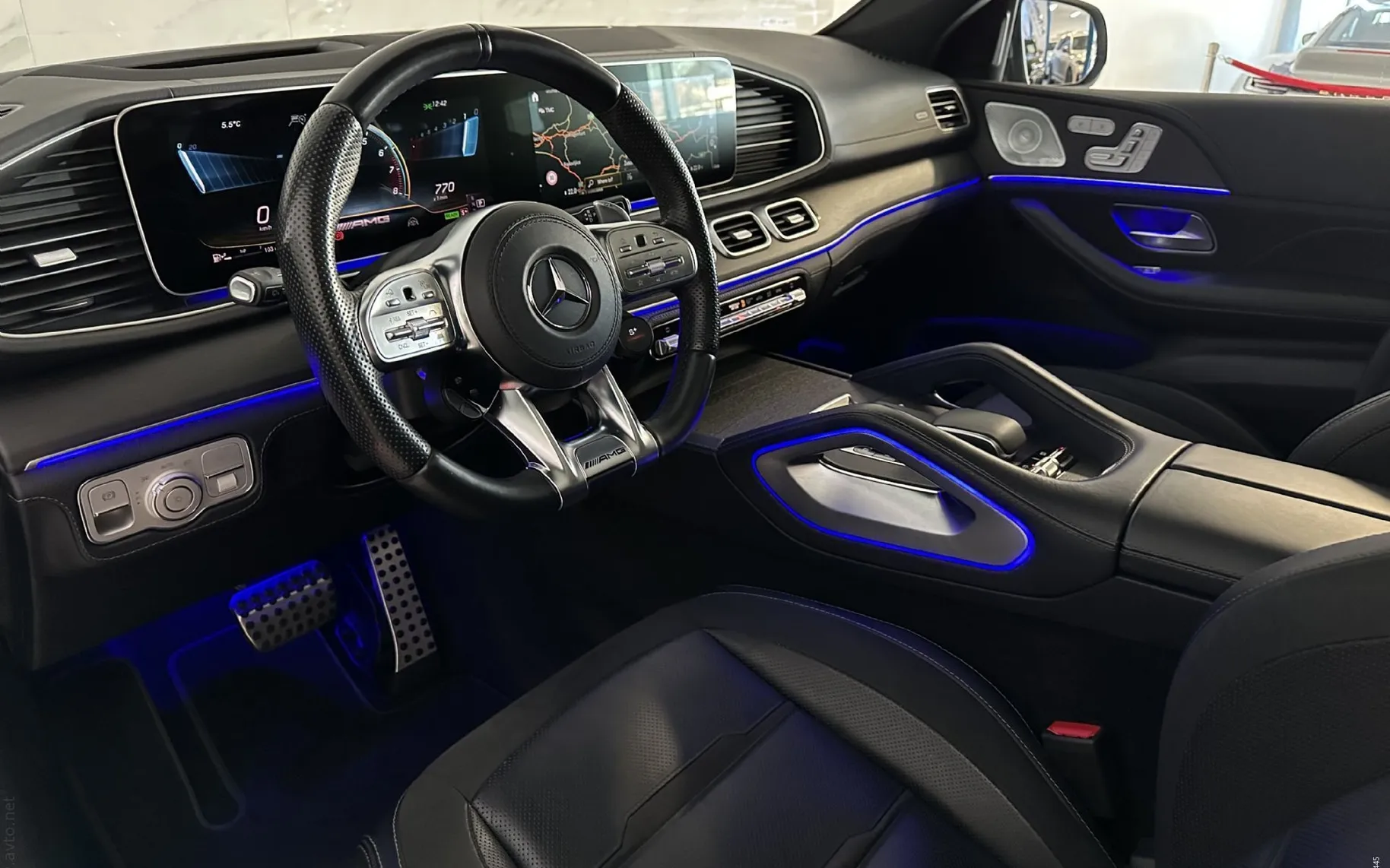 Notranja slika - Mercedes-Benz GLE coupe - AMG GLE 53 4Matic+|Pano|ACC|HUD|Hlaj|360K|Kljuka|. - 8