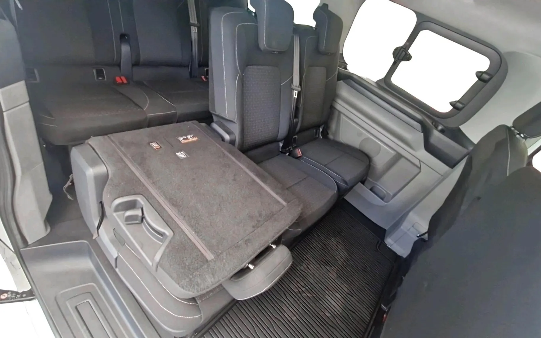 Zunanja slika - Ford Transit Custom - Kombi 320 2.0 TDCi L2H1  DMR  Trend-SLO-LED-KAMERA - 10