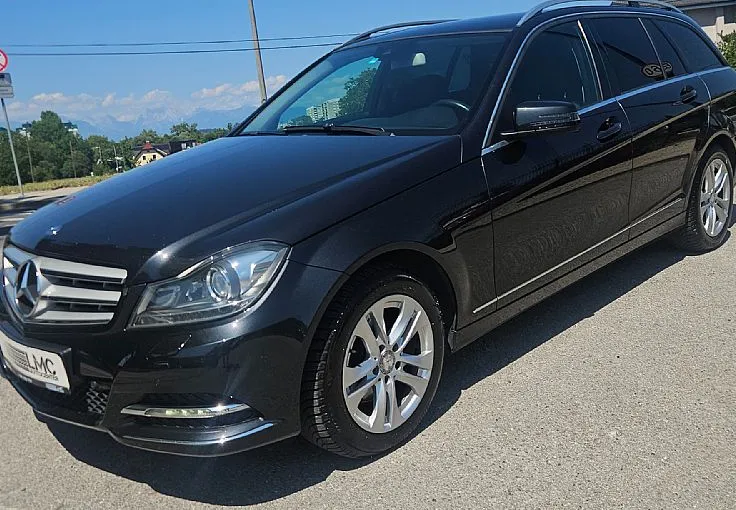 Zunanja slika - Mercedes-Benz C-Razred - 220 CDI 170ks °AVANTGARDE° °XENON° °2x PDC° - 1