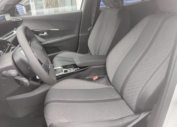 Zunanja slika - Peugeot 2008 - ALLURE PureTech 100 - 6